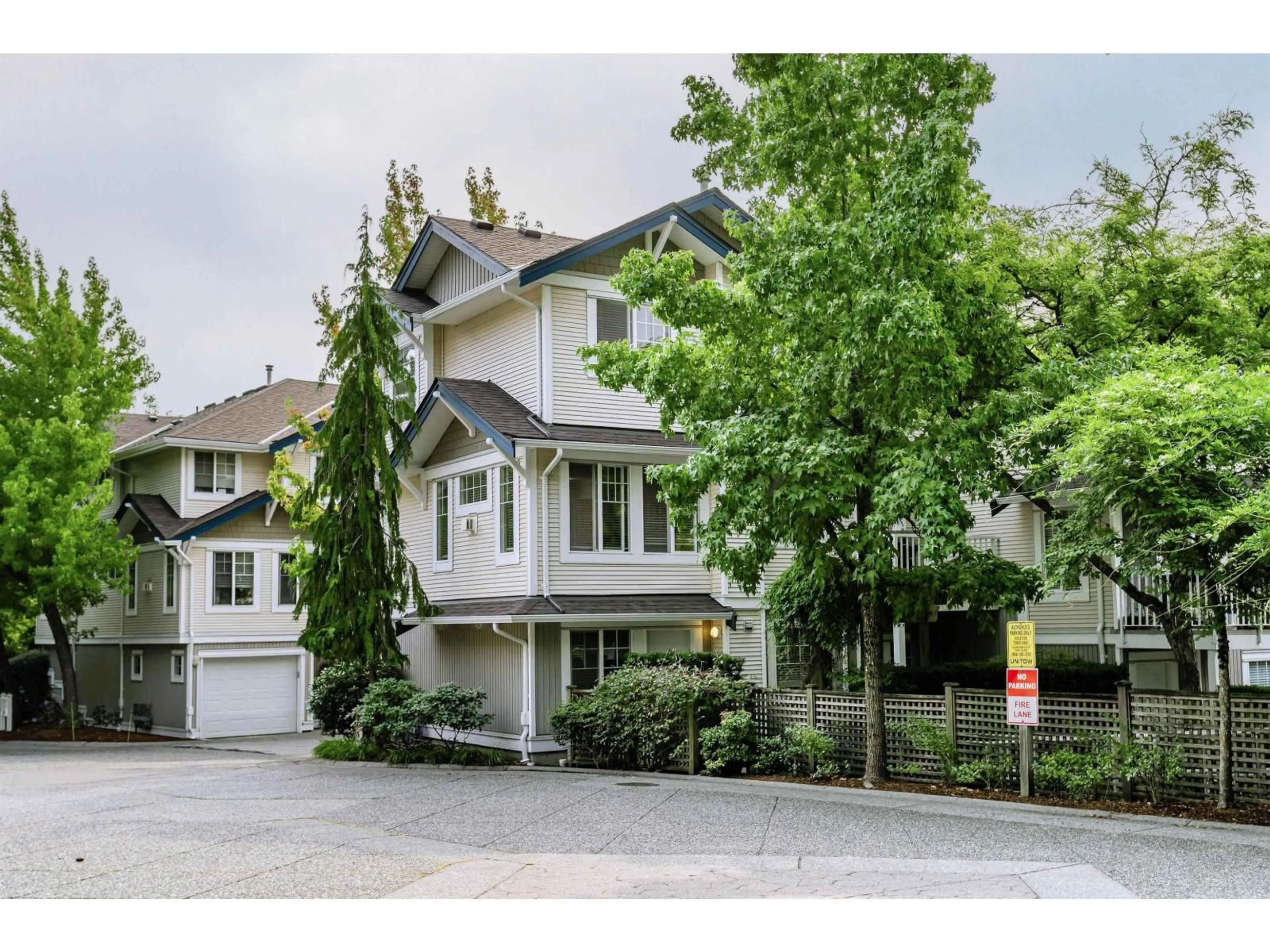 Unknown for 19 - 6533 121, Surrey British Columbia V3W1M5