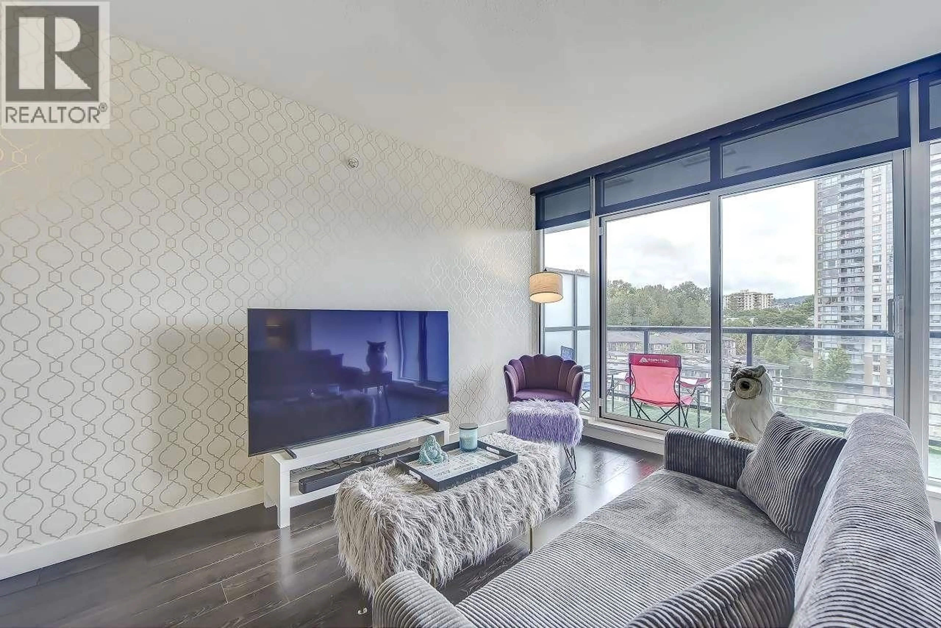 Living room with furniture, unknown for 1010 - 4730 LOUGHEED HIGHWAY, Burnaby British Columbia V5C0M9