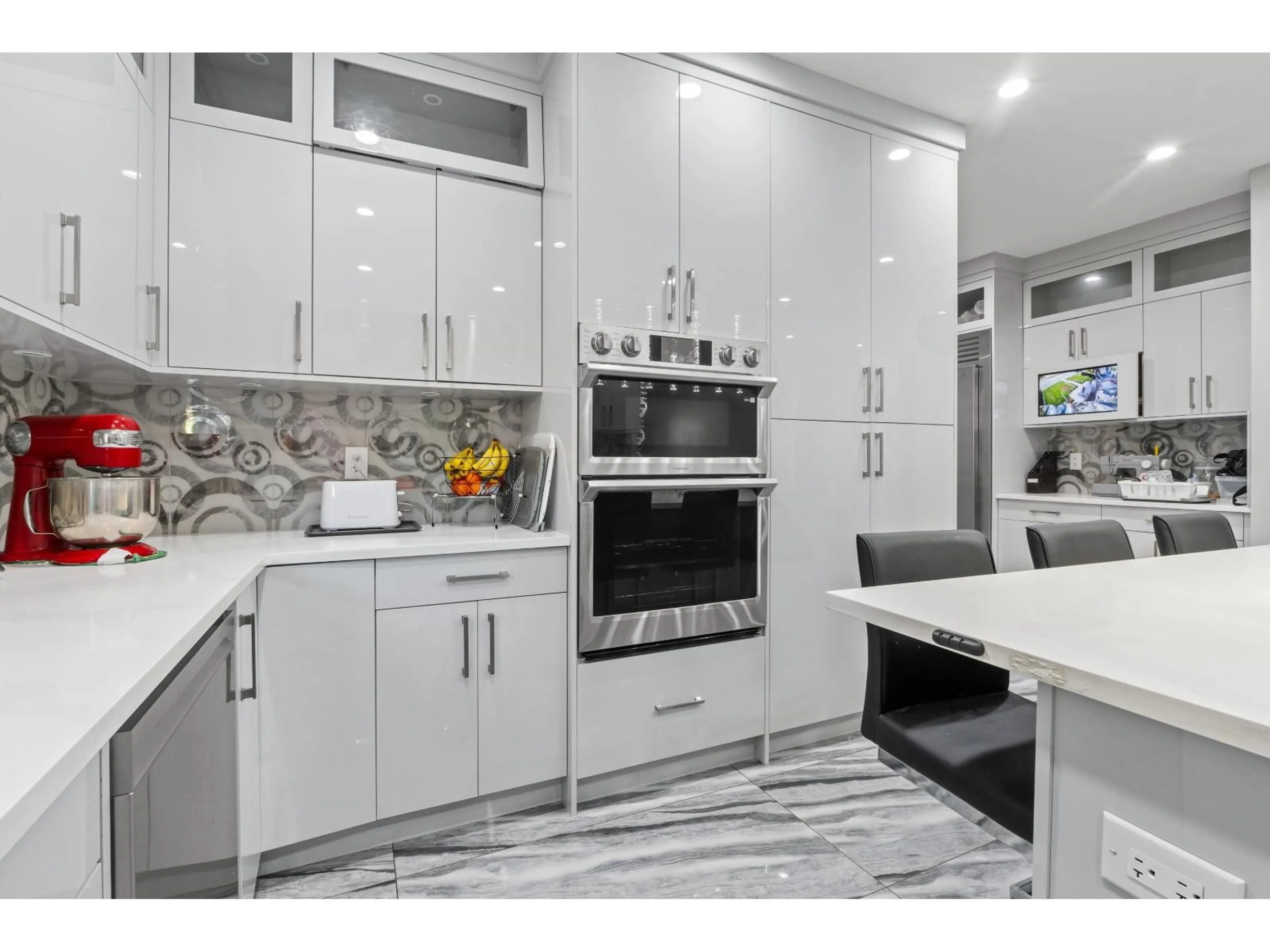 Contemporary kitchen, ceramic/tile floor for 11069 132, Surrey British Columbia V3T3X1
