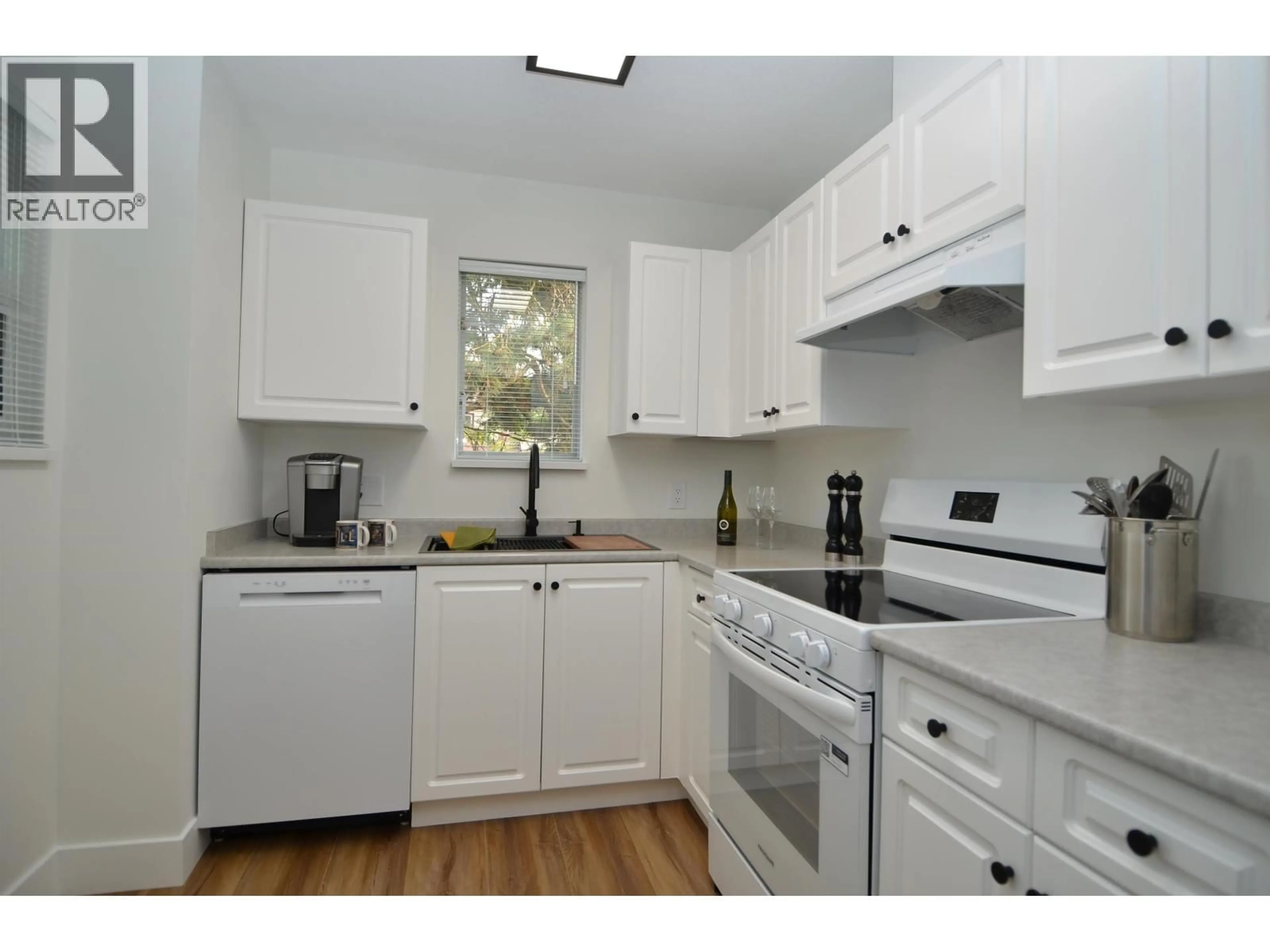 Standard kitchen, unknown for 404 - 3638 RAE AVENUE AVENUE, Vancouver British Columbia V5R2P5