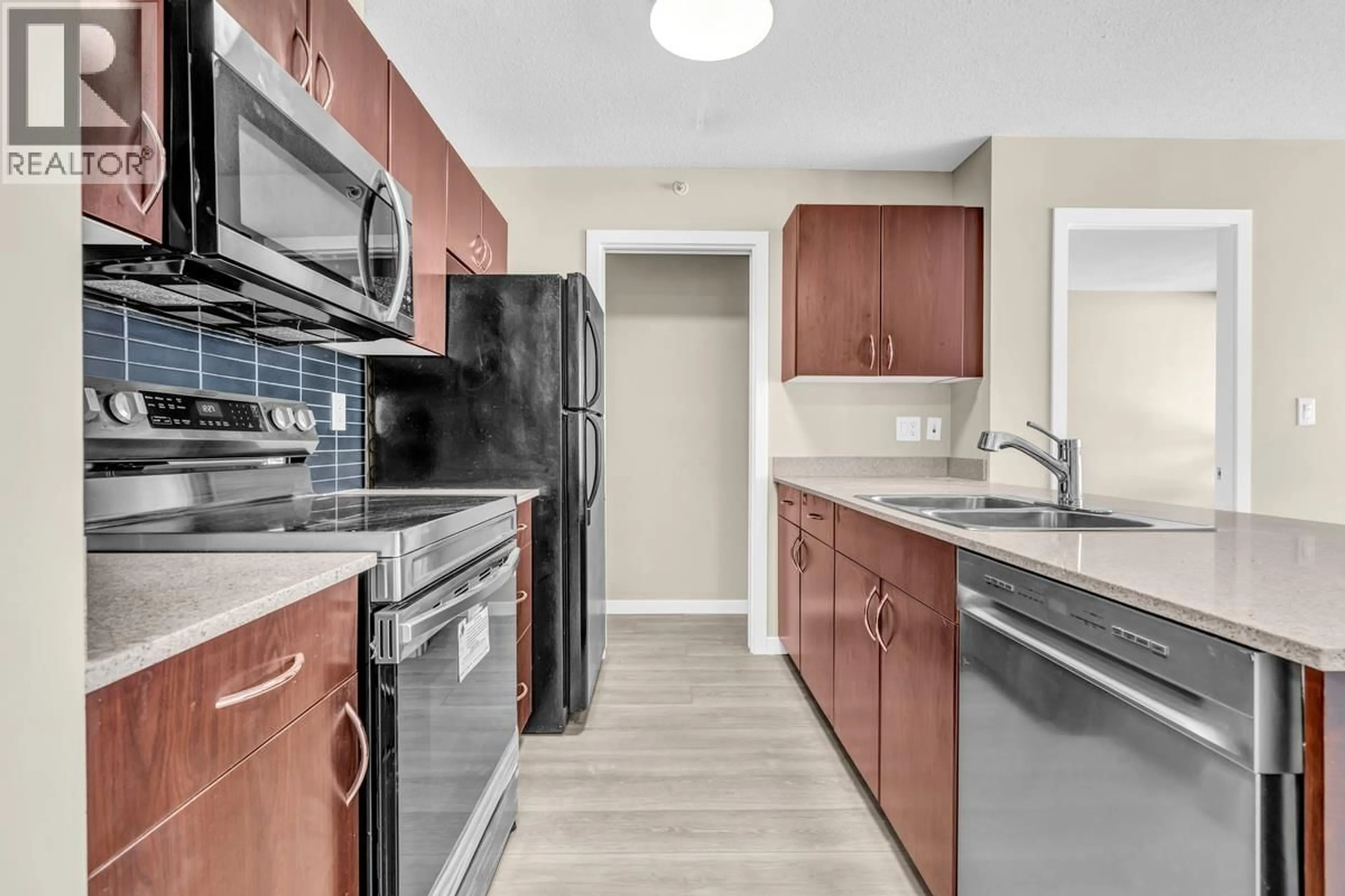 Standard kitchen, unknown for 1008 - 933 HORNBY STREET, Vancouver British Columbia V6Z3G4