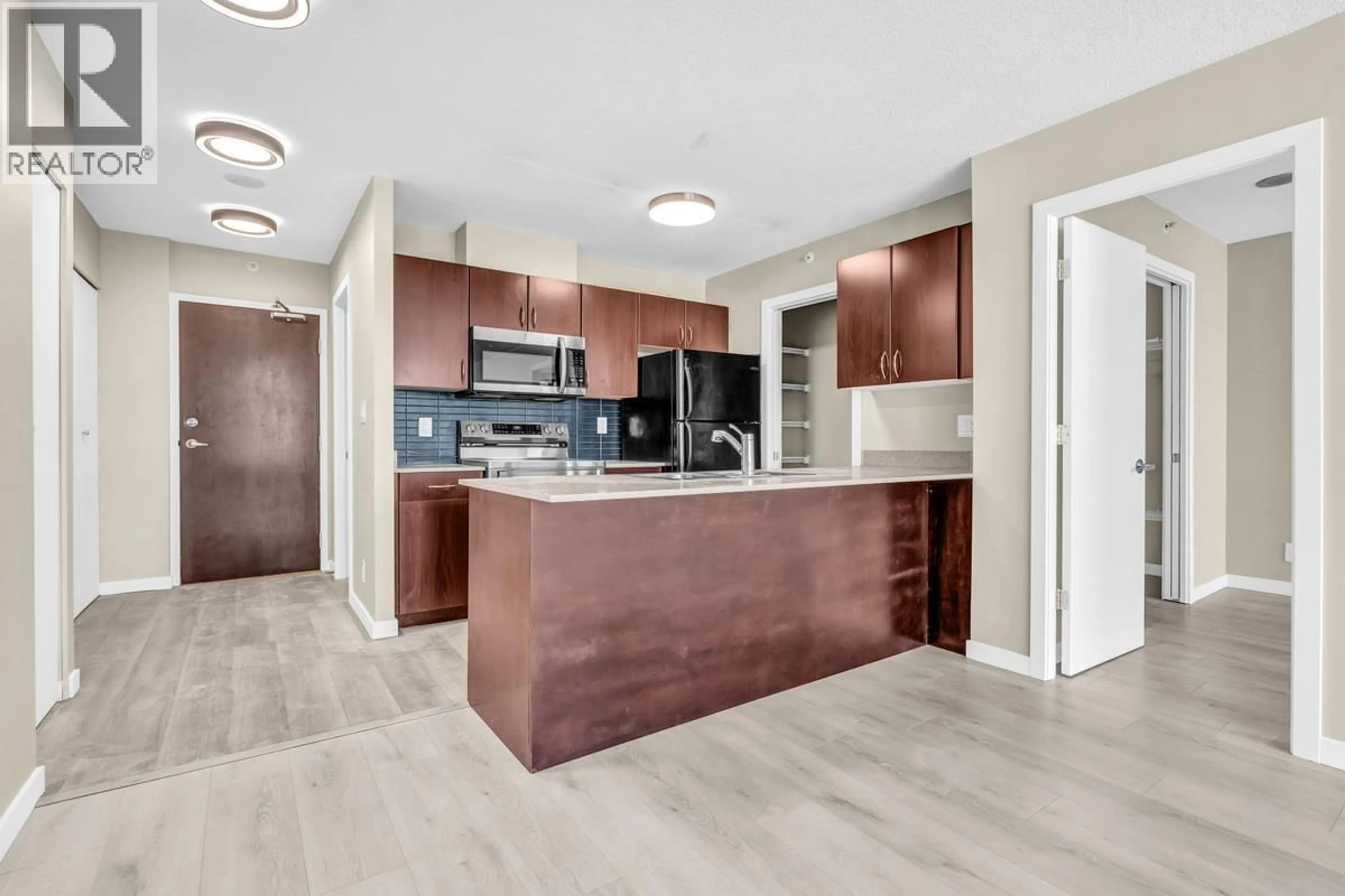 Open concept kitchen, unknown for 1008 - 933 HORNBY STREET, Vancouver British Columbia V6Z3G4