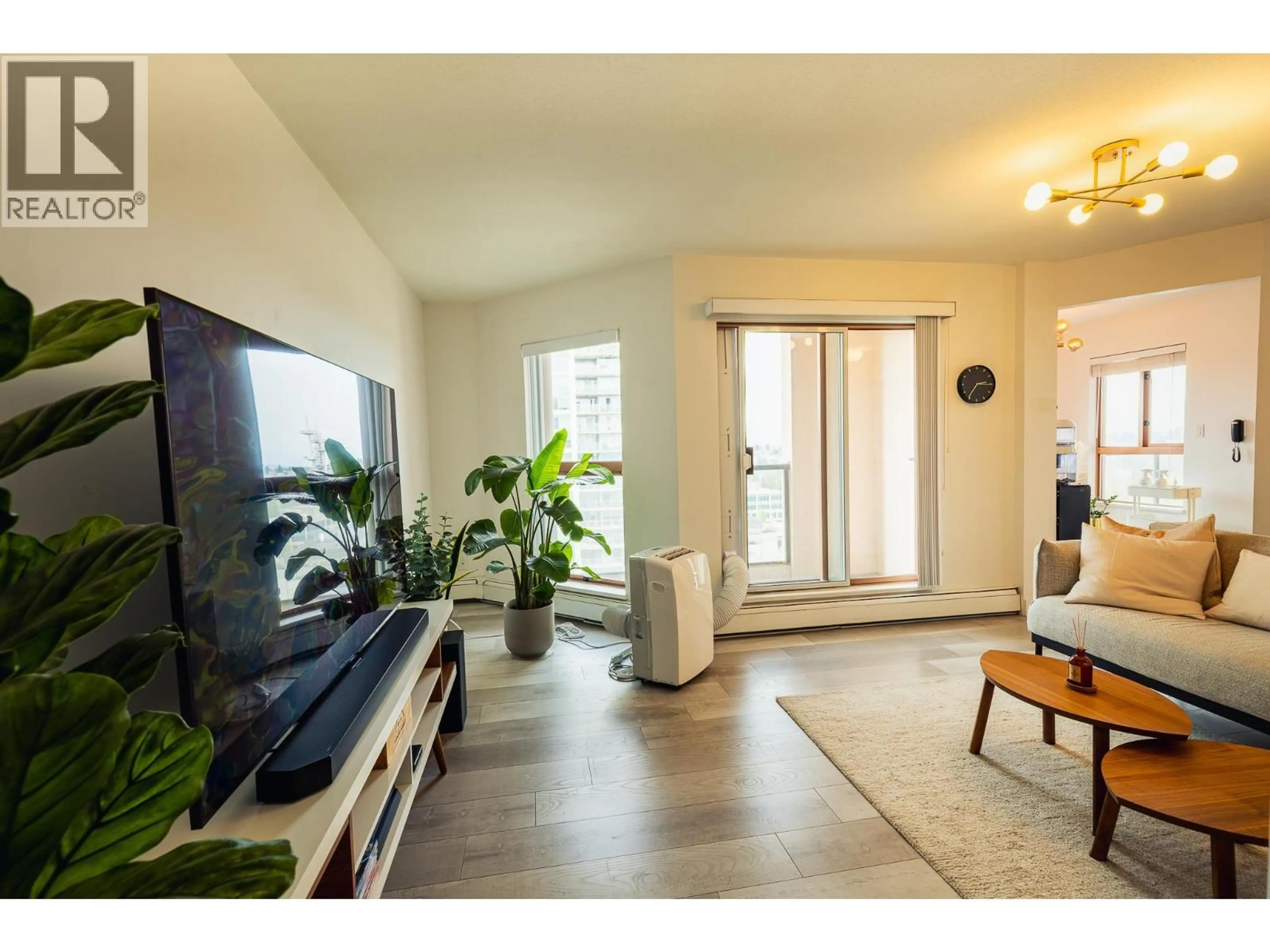 Living room with furniture, wood/laminate floor for 612 FIFTH AVENUE, New Westminster British Columbia V3M1X5
