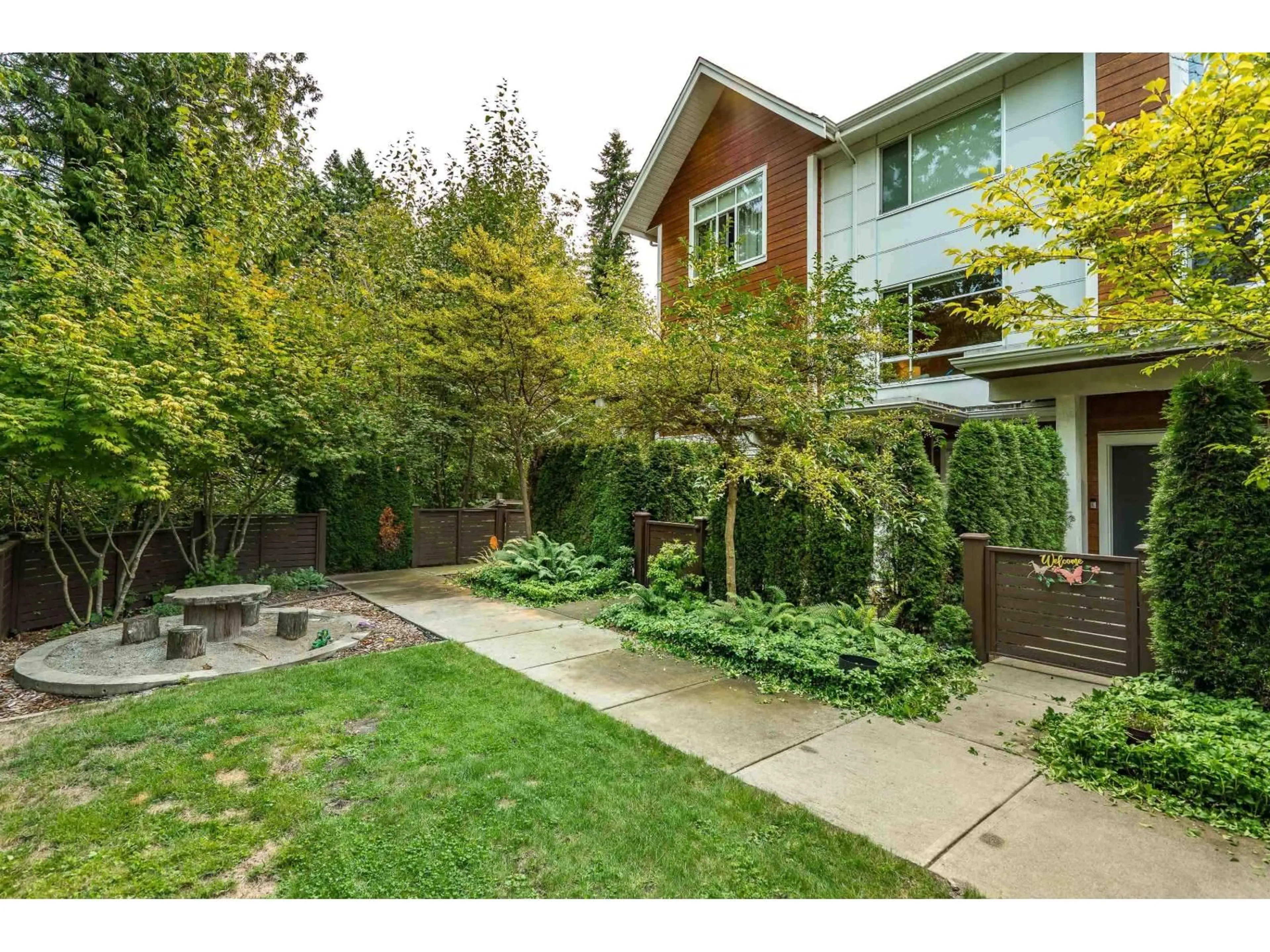Patio, street for 21 - 2958 159, Surrey British Columbia V3Z0R1