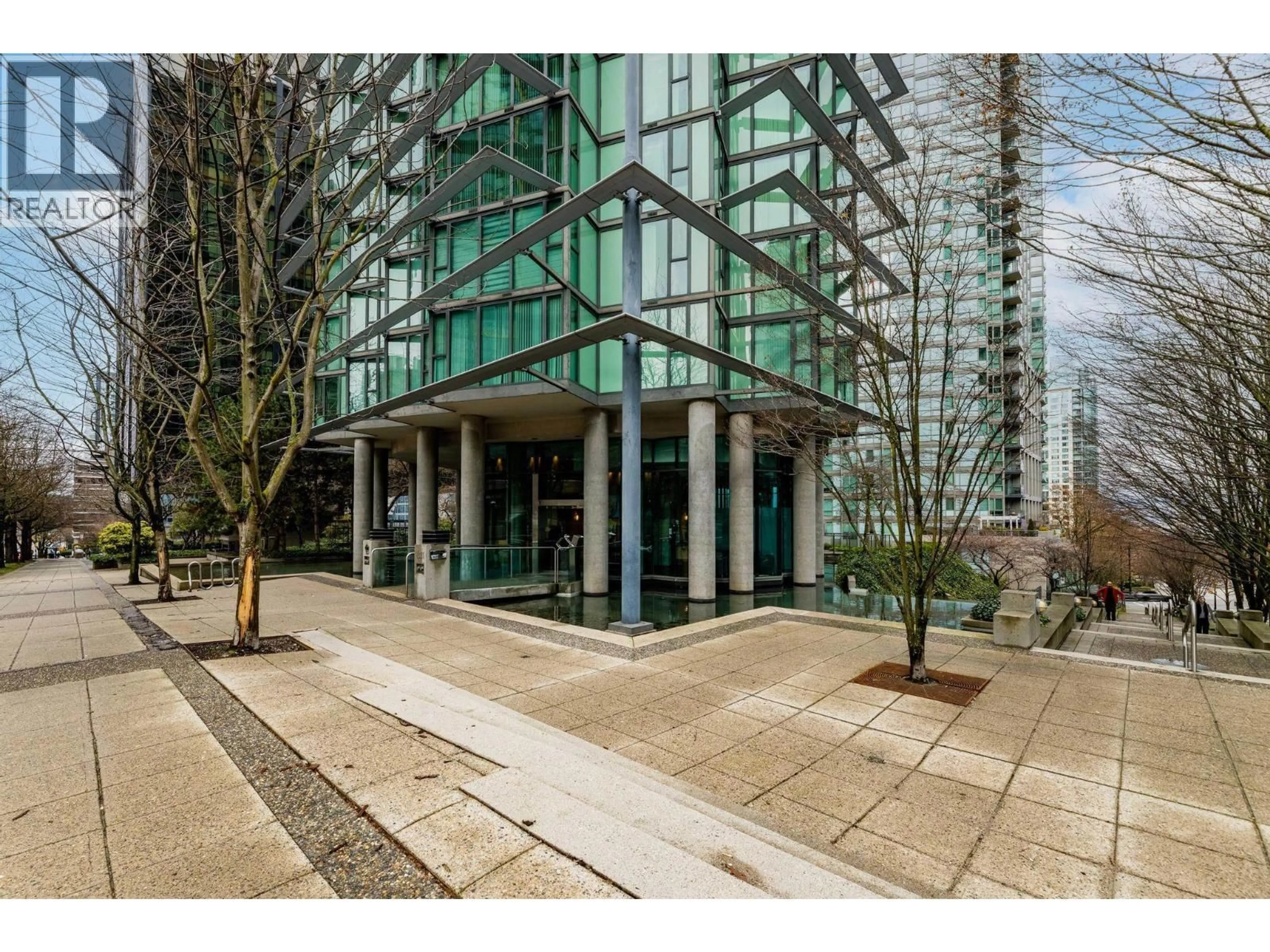 Indoor foyer for 509 - 1331 WEST GEORGIA STREET, Vancouver British Columbia V6E4P1