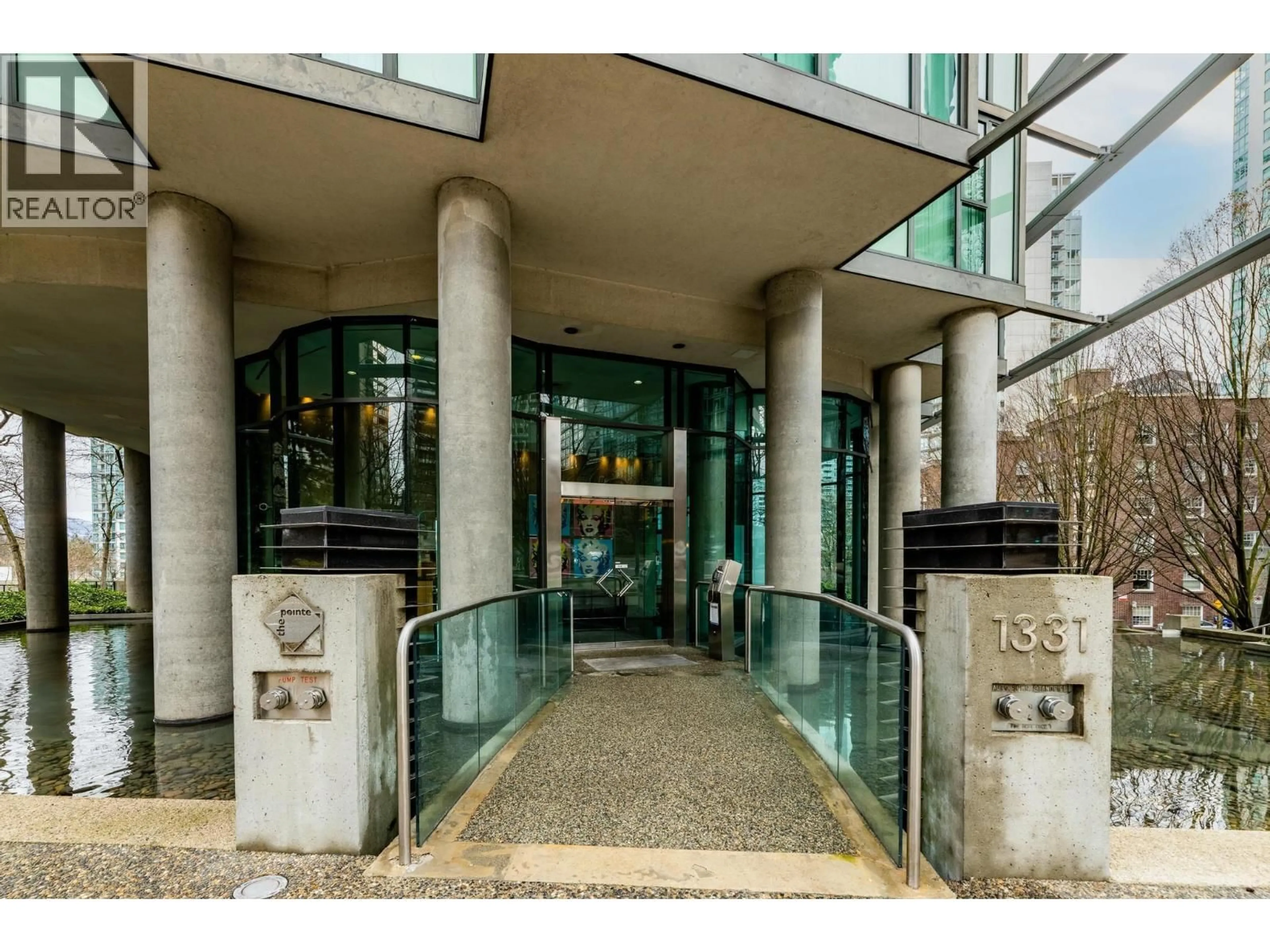Indoor foyer for 509 - 1331 WEST GEORGIA STREET, Vancouver British Columbia V6E4P1