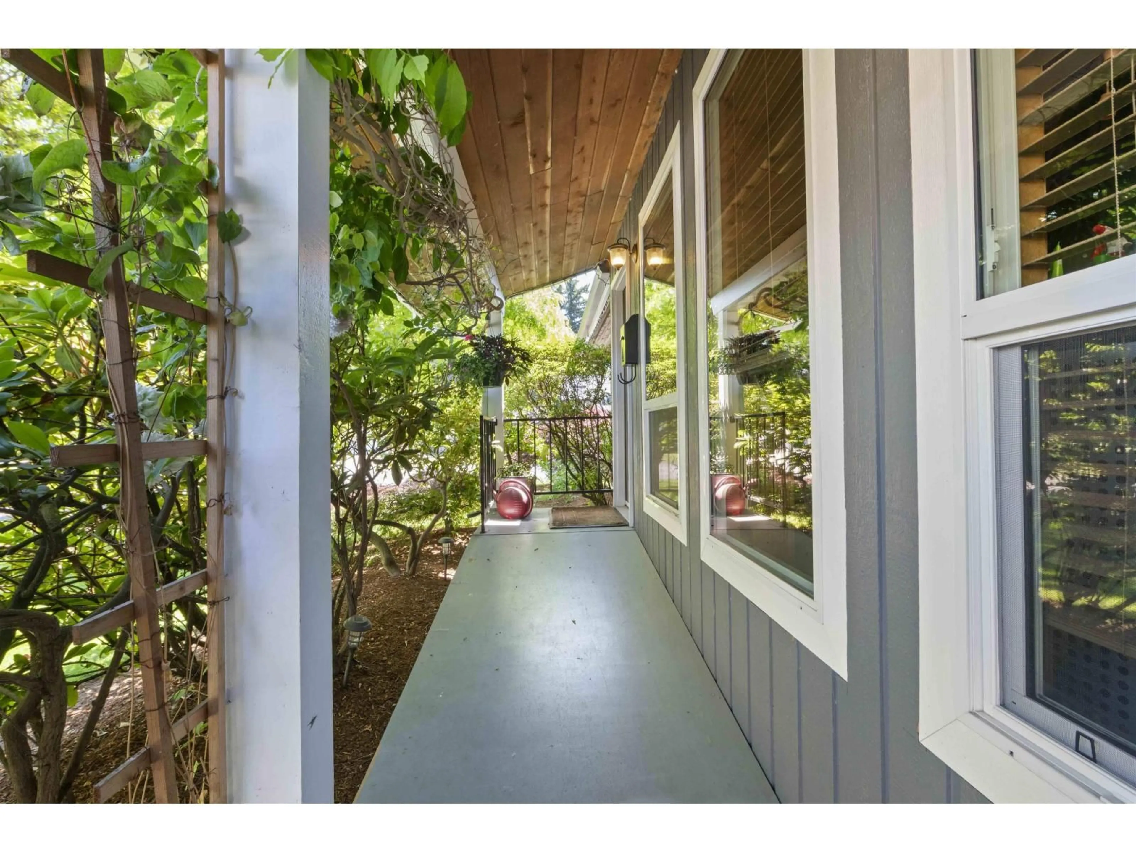 Indoor entryway for 32721 BELLVUE, Abbotsford British Columbia V2S5K3