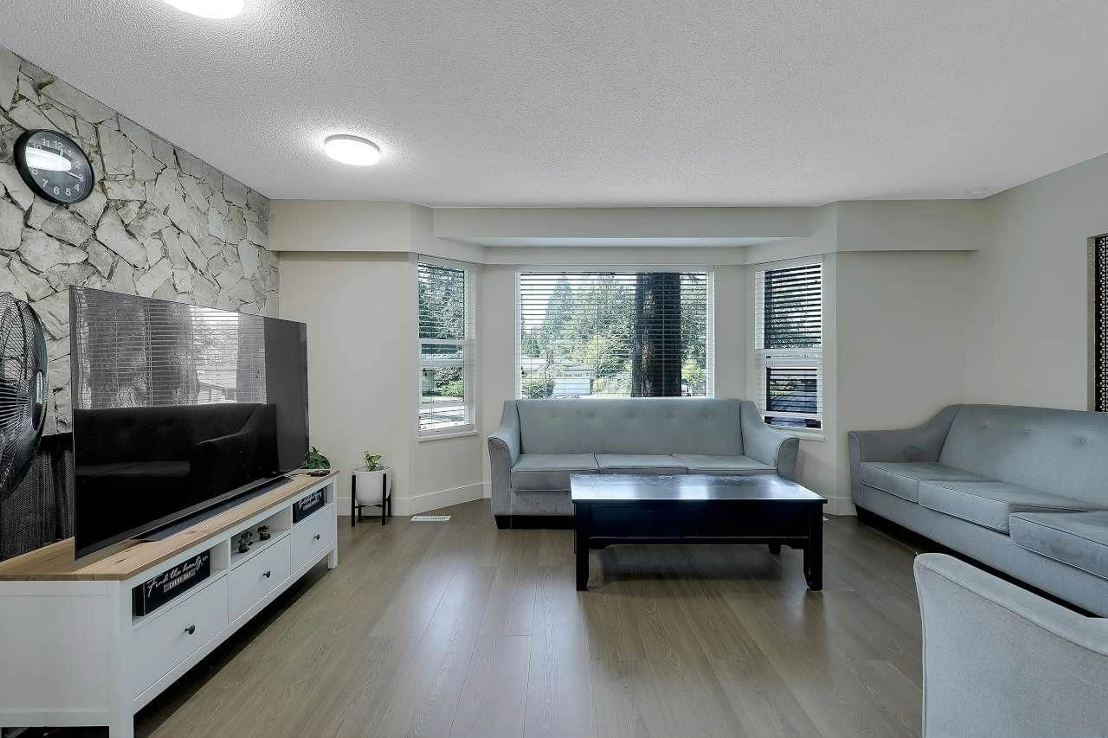 Living room with furniture, unknown for 6854 UPPER CANYON, Delta British Columbia V4E2M2