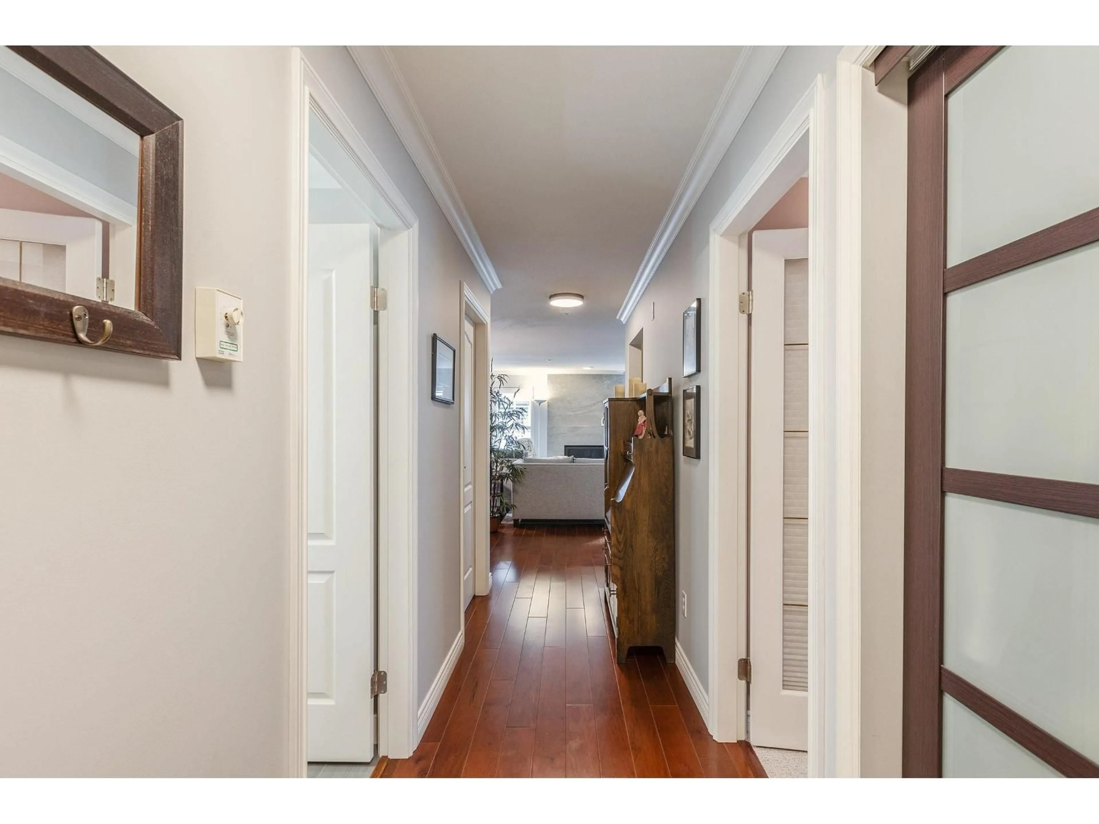 Indoor entryway for 209 - 15272 20, Surrey British Columbia V4A2A3