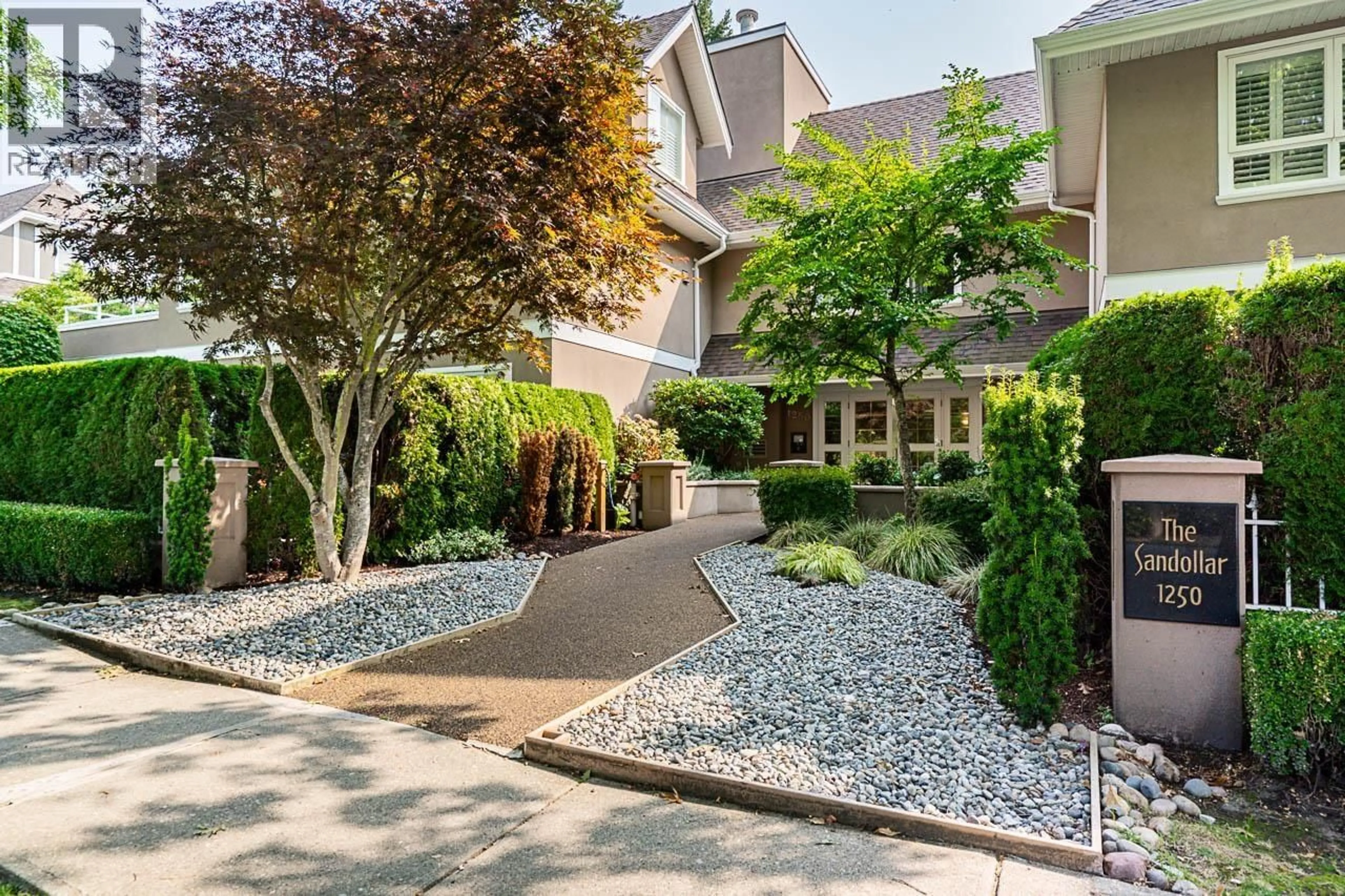 Patio, street for 201 - 1250 55 STREET, Delta British Columbia V4M3K3