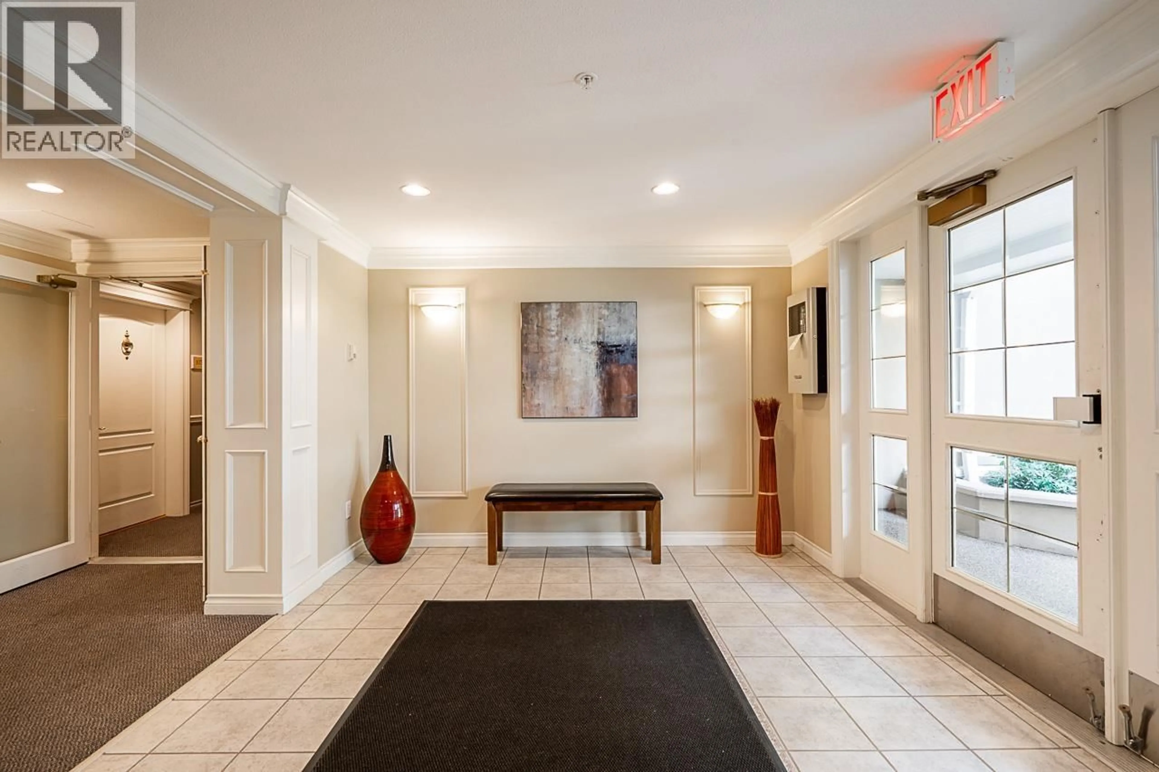 Indoor foyer for 201 - 1250 55 STREET, Delta British Columbia V4M3K3