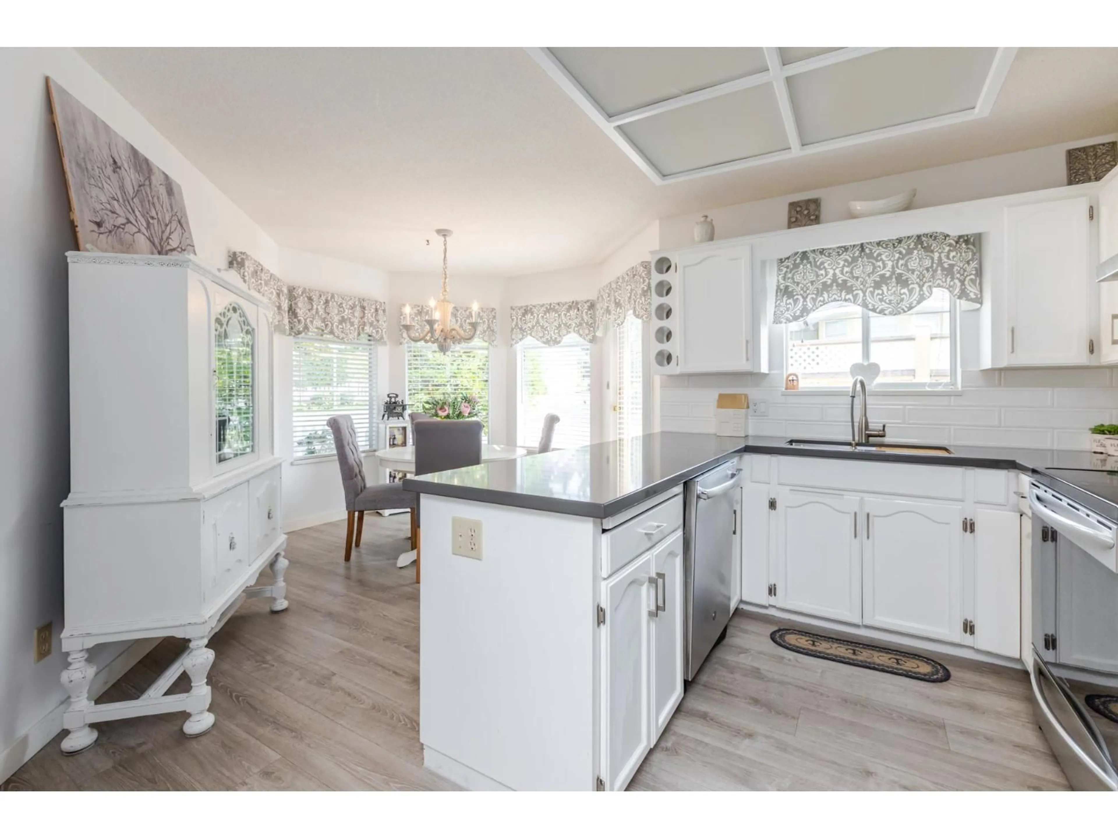Open concept kitchen, unknown for 83 - 21138 88, Langley British Columbia V1M2G7