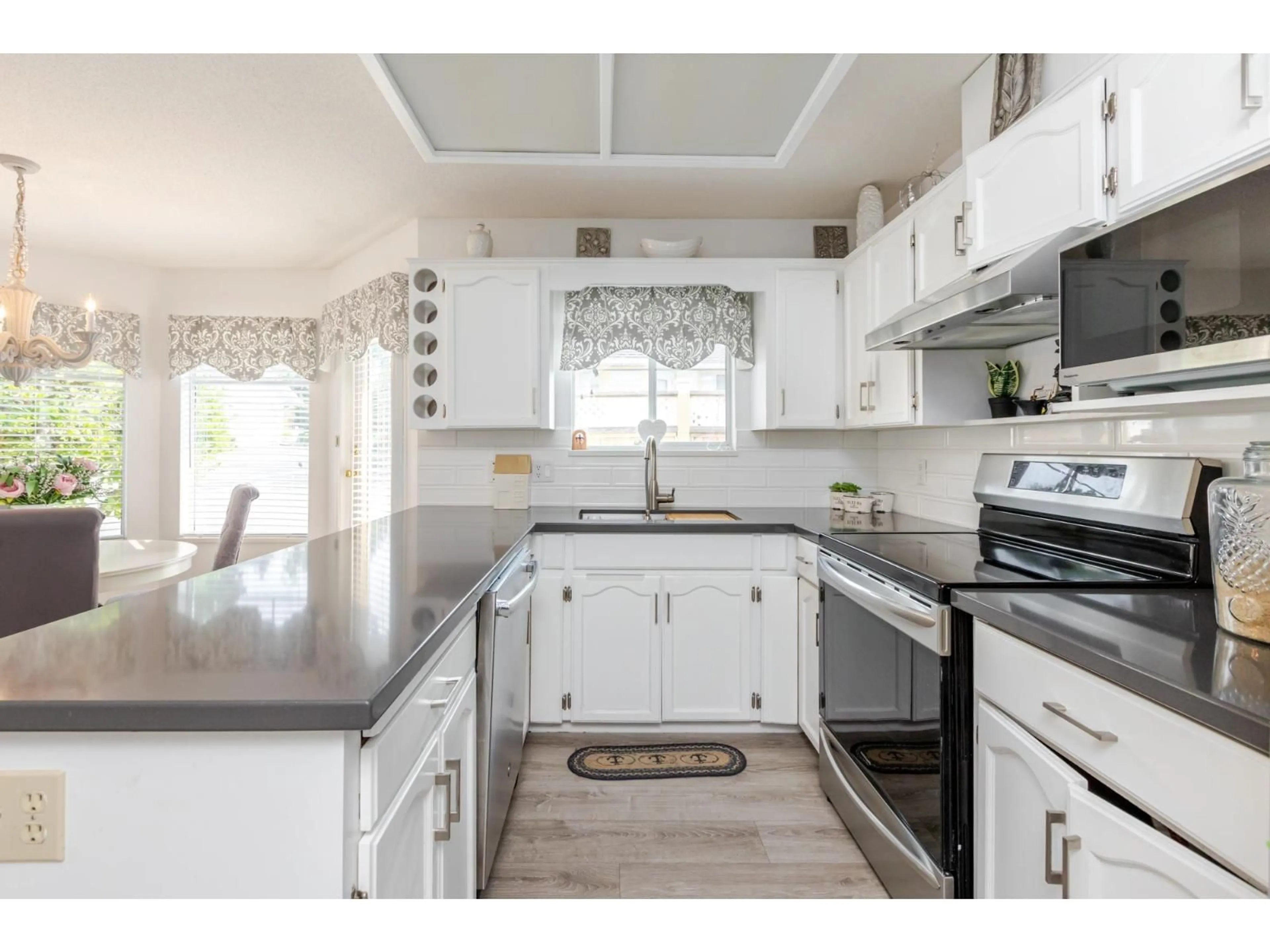 Open concept kitchen, unknown for 83 - 21138 88, Langley British Columbia V1M2G7