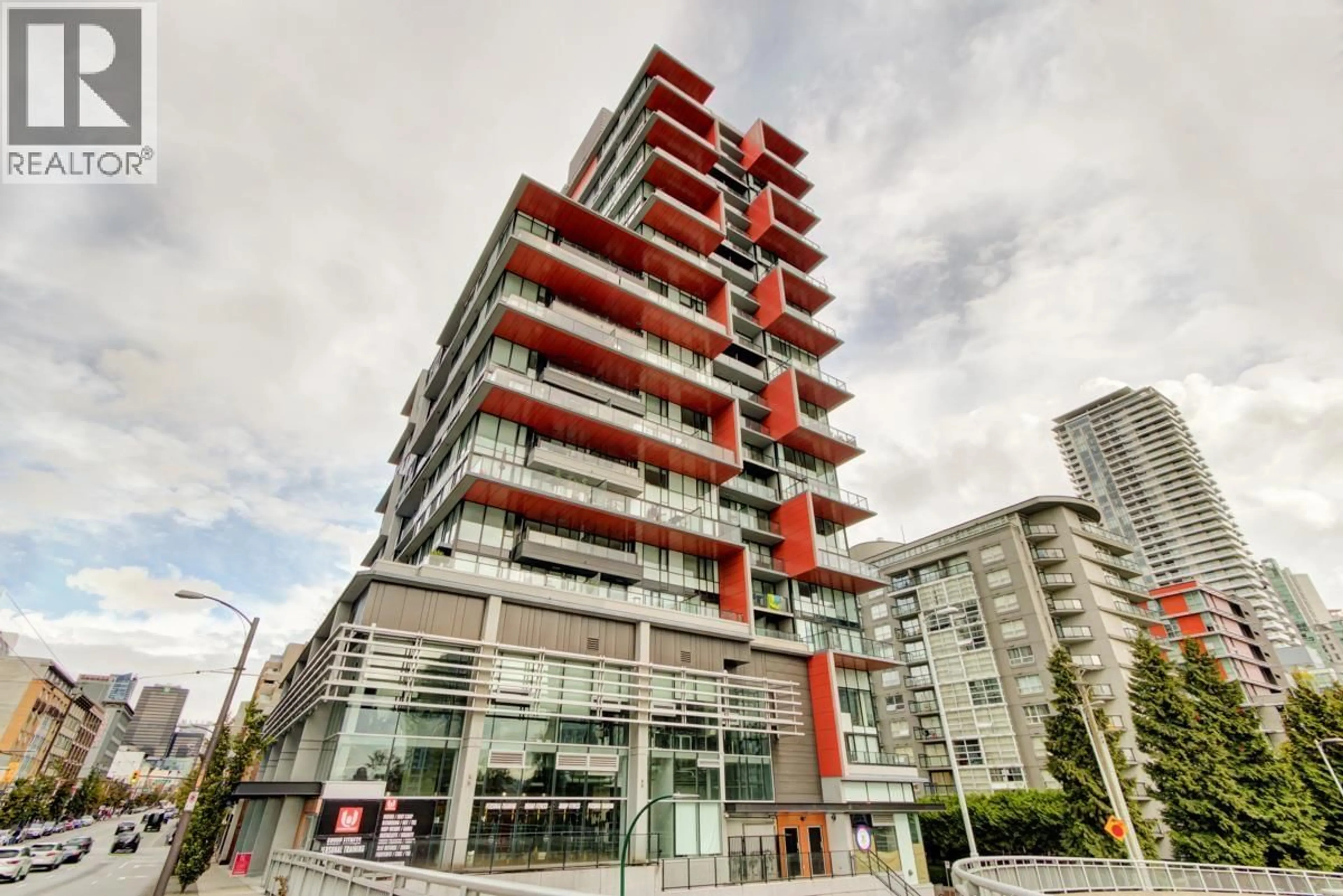 Indoor foyer for 1513 - 1325 ROLSTON STREET, Vancouver British Columbia V6B0M2