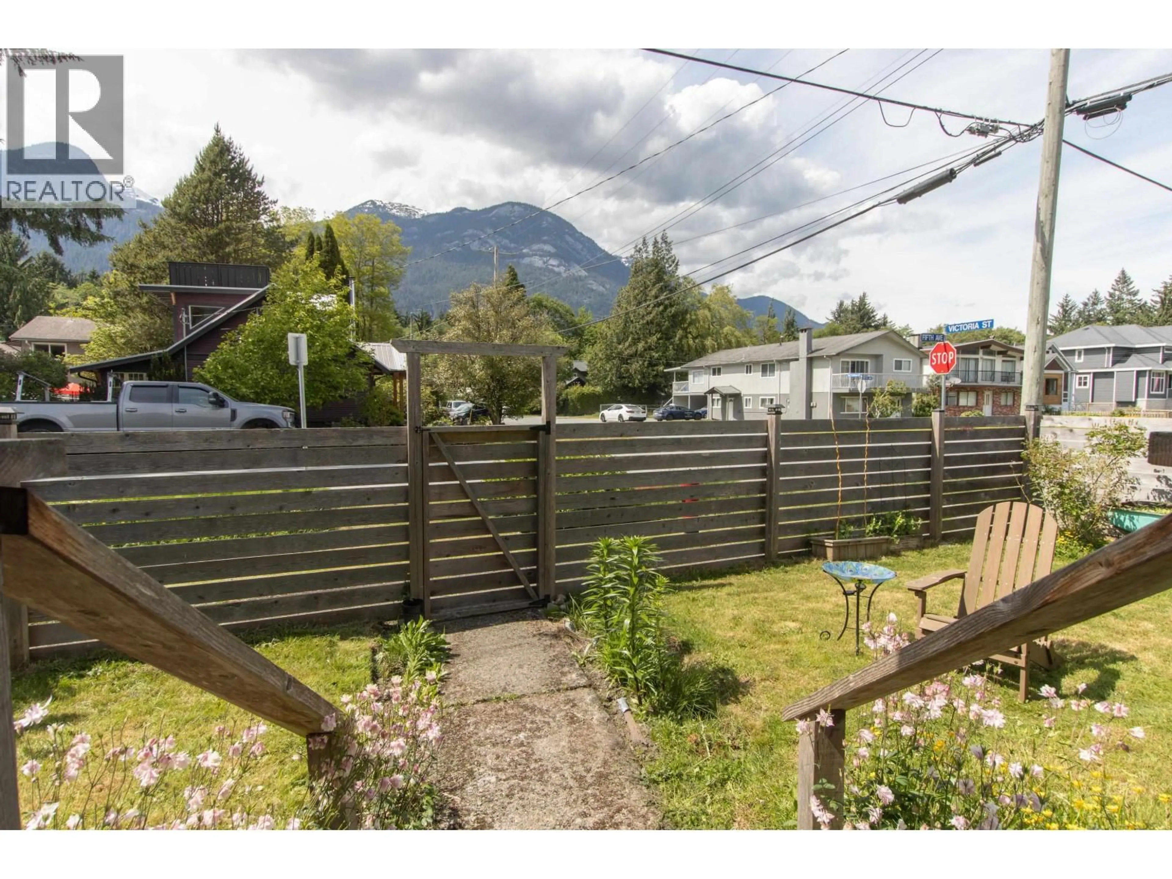 Unknown for 37992 FIFTH AVENUE, Squamish British Columbia V8B0B3