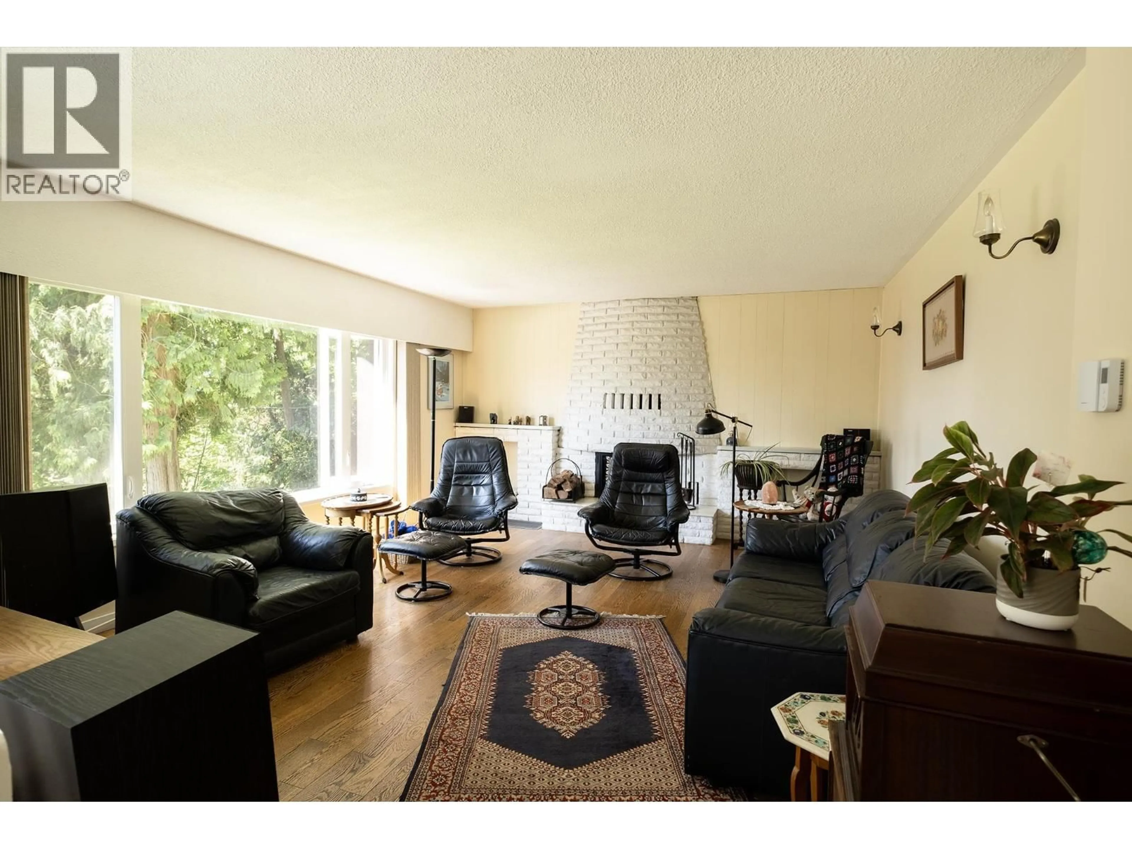 Living room with furniture, unknown for 1238 GOWER POINT ROAD, Gibsons British Columbia V0N1V3