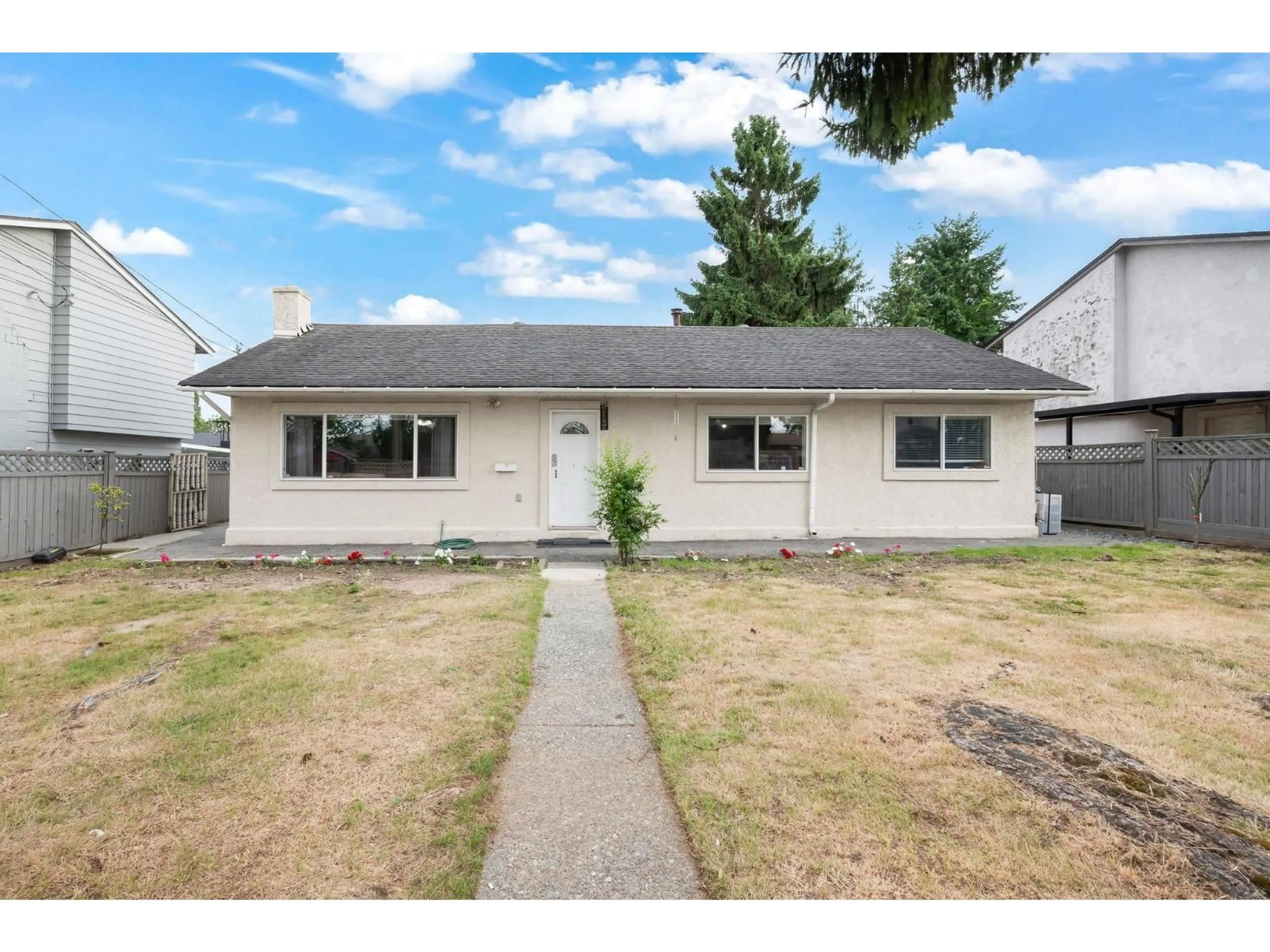 Home with vinyl exterior material, street for 13090 72, Surrey British Columbia V3W2N2