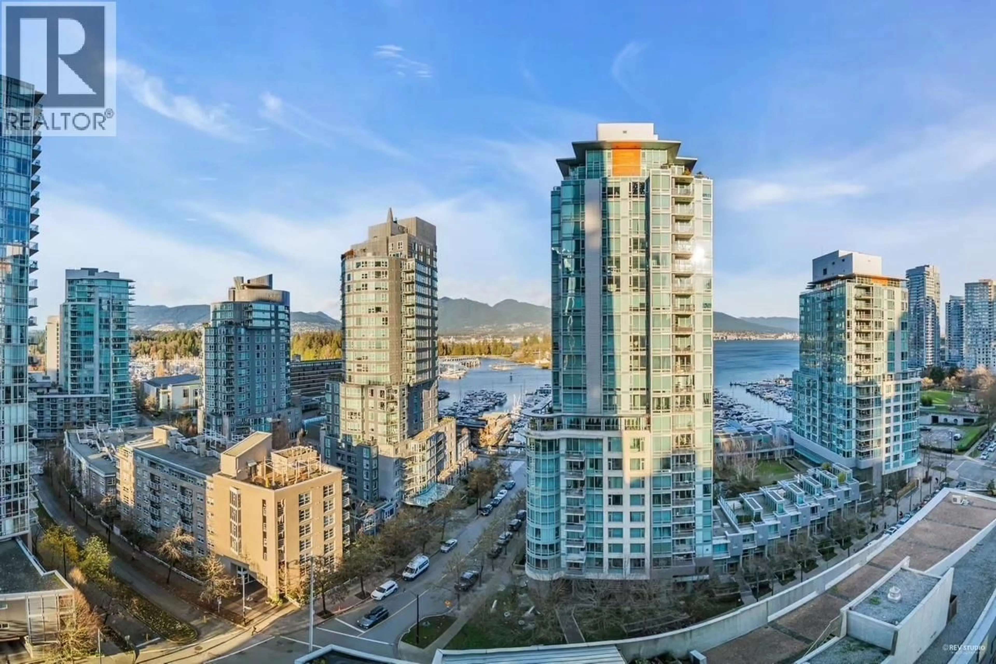 A pic from outside/outdoor area/front of a property/back of a property/a pic from drone, city buildings view from balcony for 1302 - 1499 PENDER STREET, Vancouver British Columbia V6G0A7