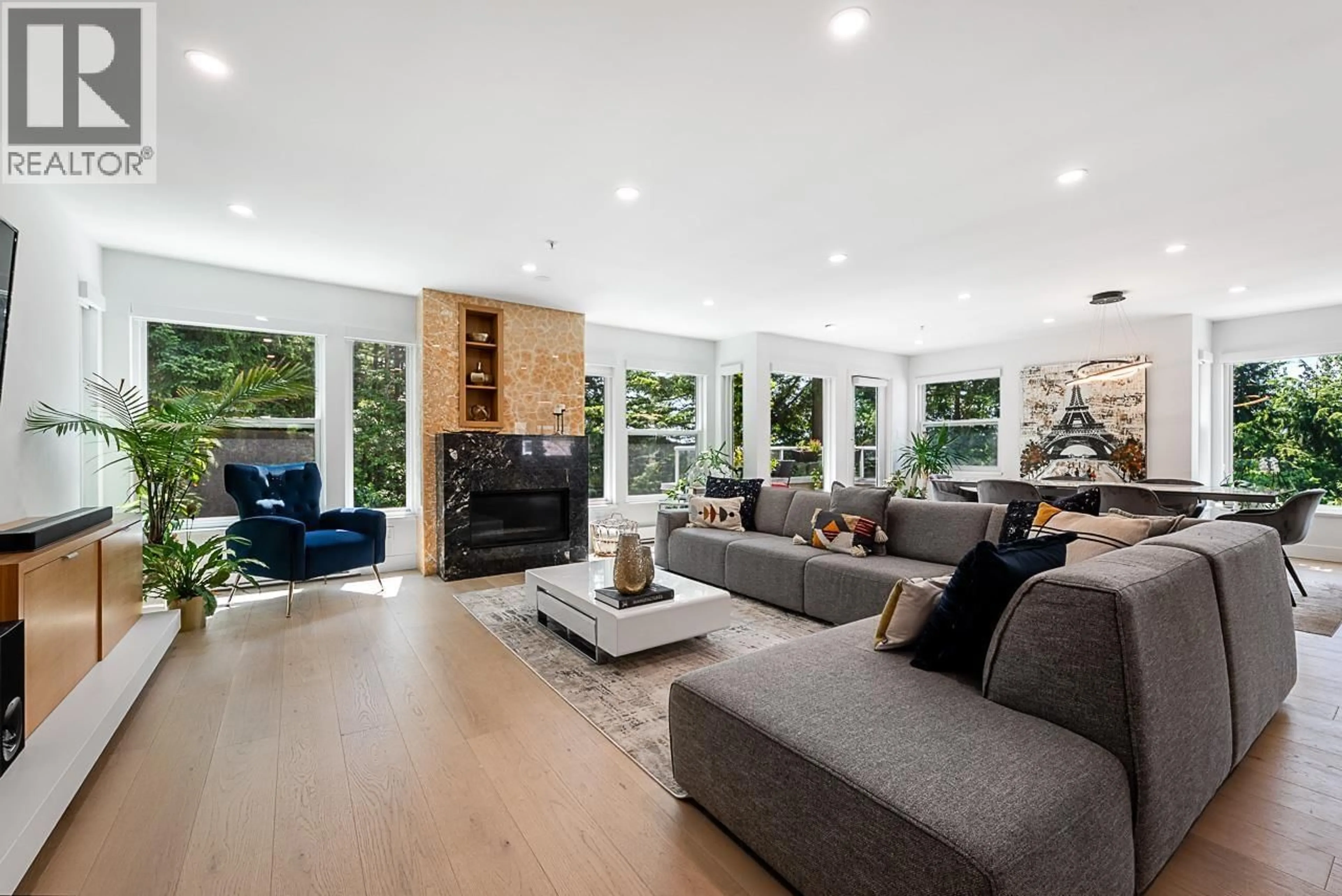 Living room with furniture, unknown for 11 - 2425 EDGEMONT BOULEVARD, North Vancouver British Columbia V7P2L2