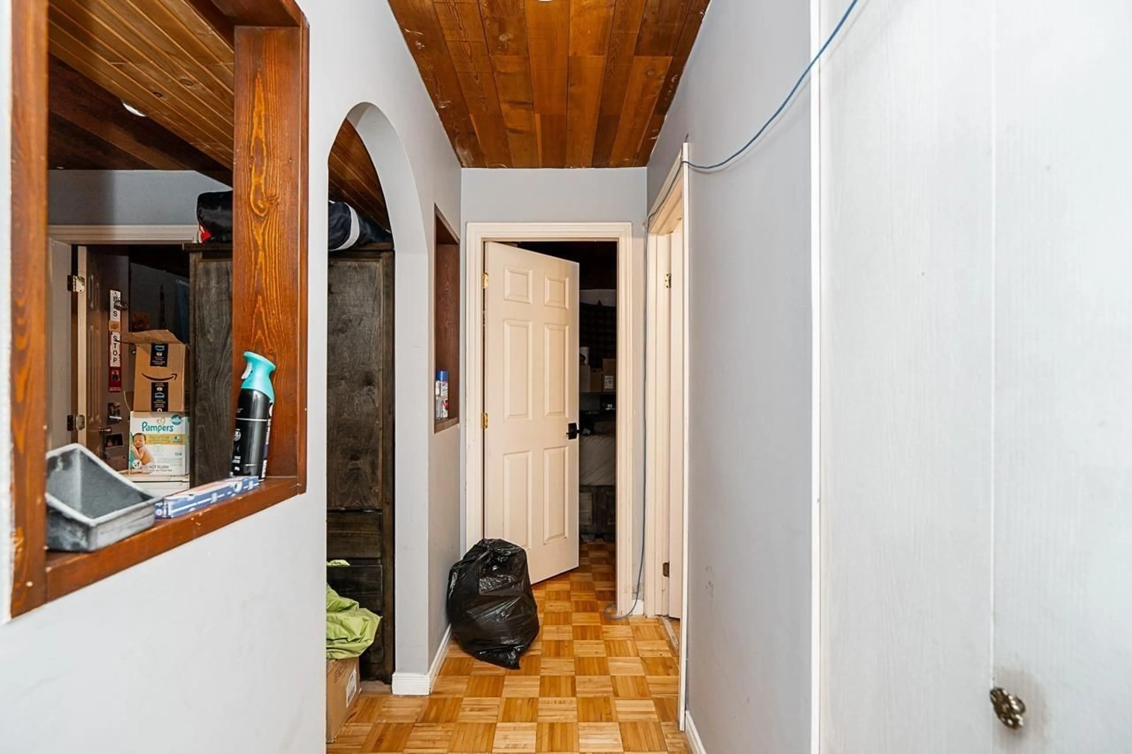 Indoor entryway for 6666 133B, Surrey British Columbia V3W7E9