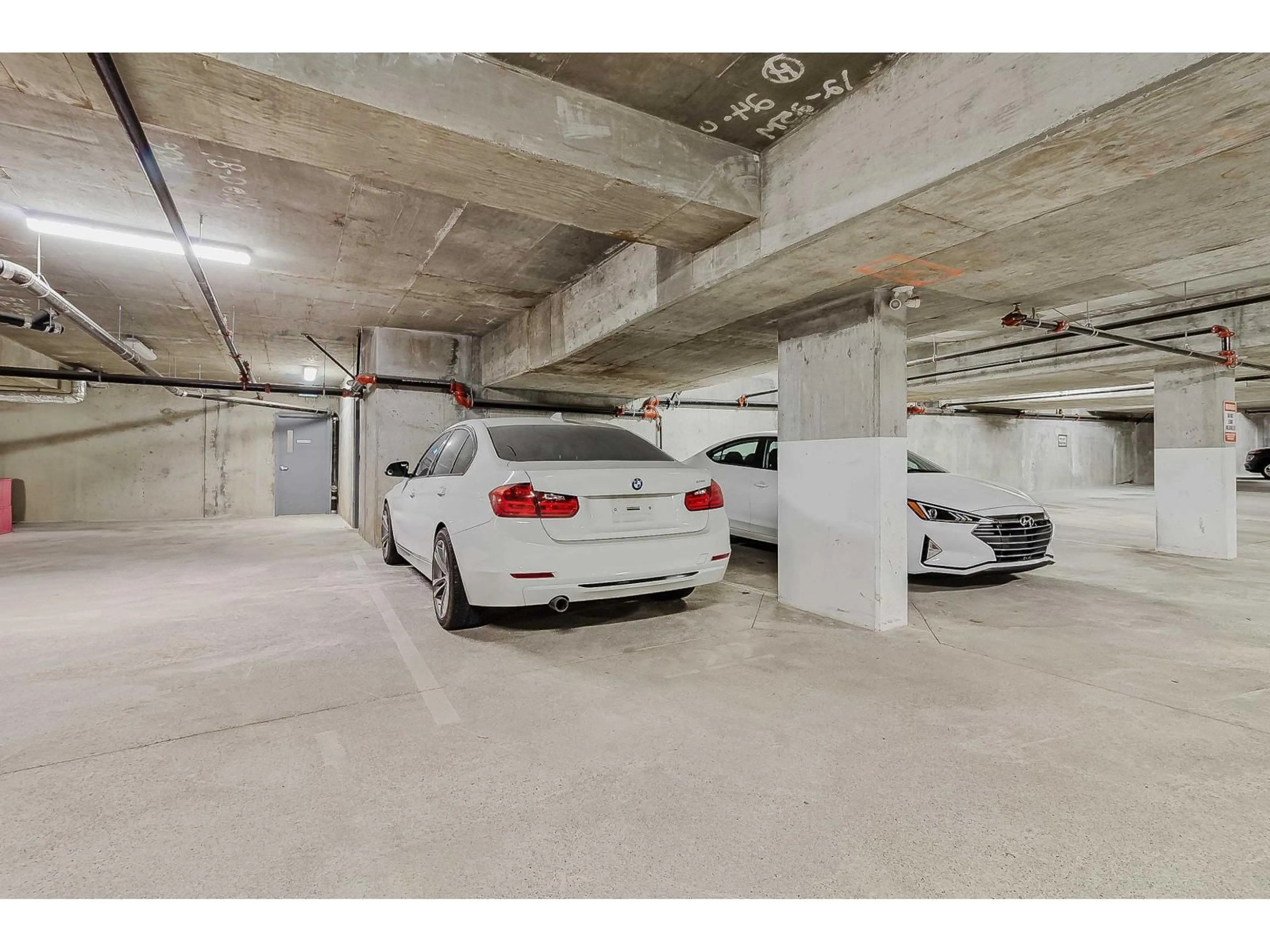 Indoor garage for 308 - 32838 LANDEAU, Abbotsford British Columbia V2S0M6