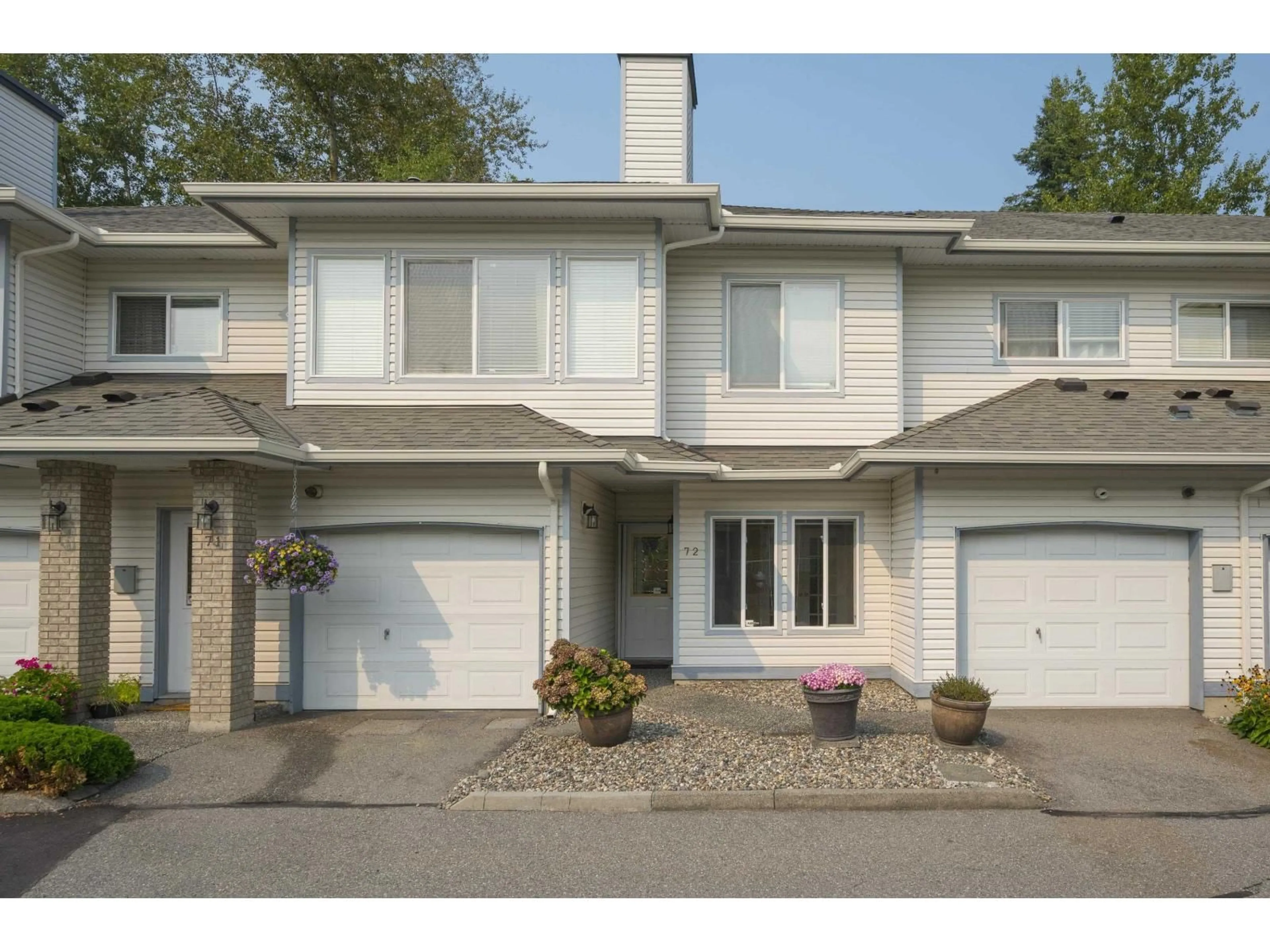 Home with vinyl exterior material, street for 72 - 21579 88B, Langley British Columbia V1M2X4