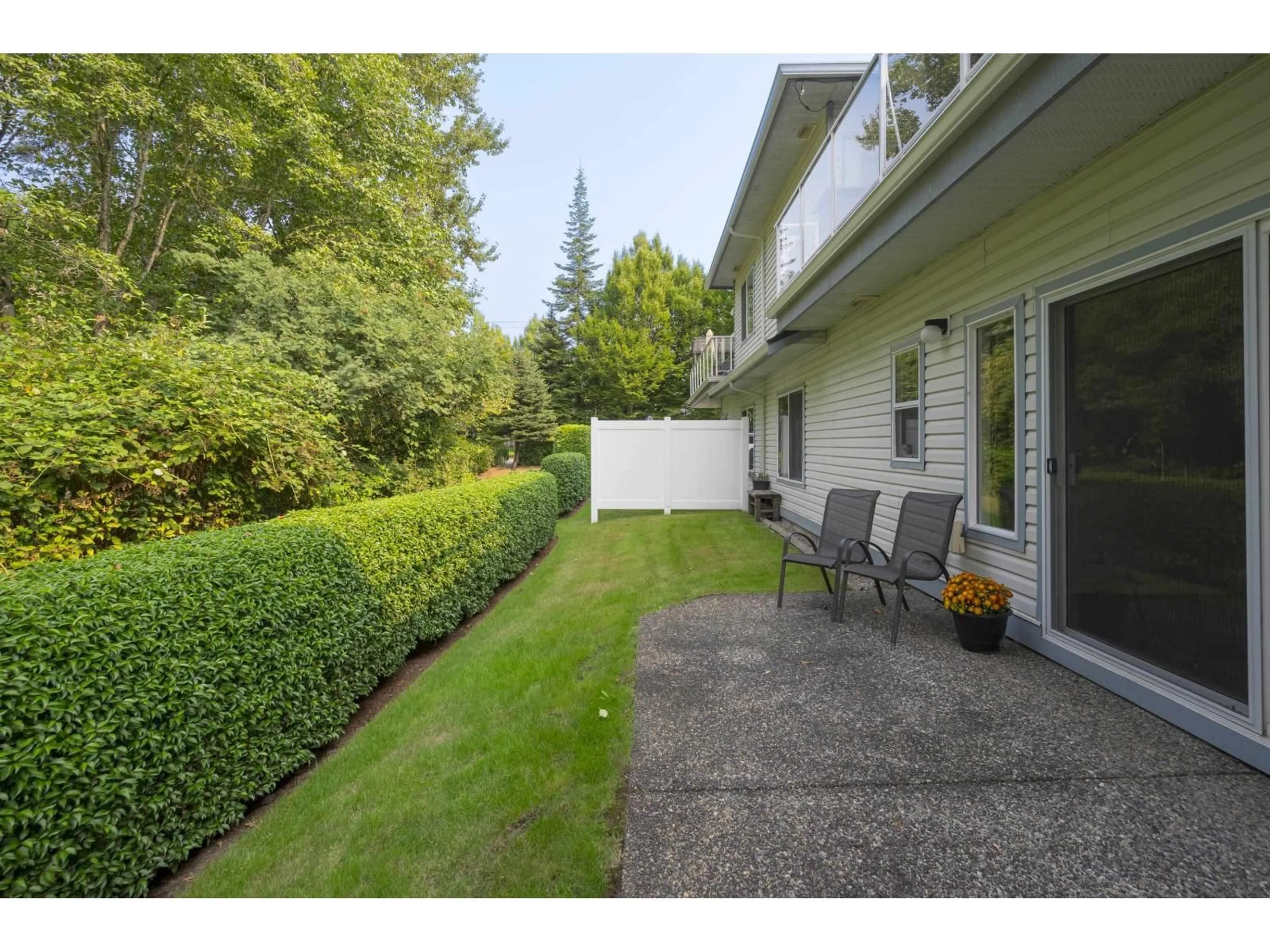 Patio, street for 72 - 21579 88B, Langley British Columbia V1M2X4