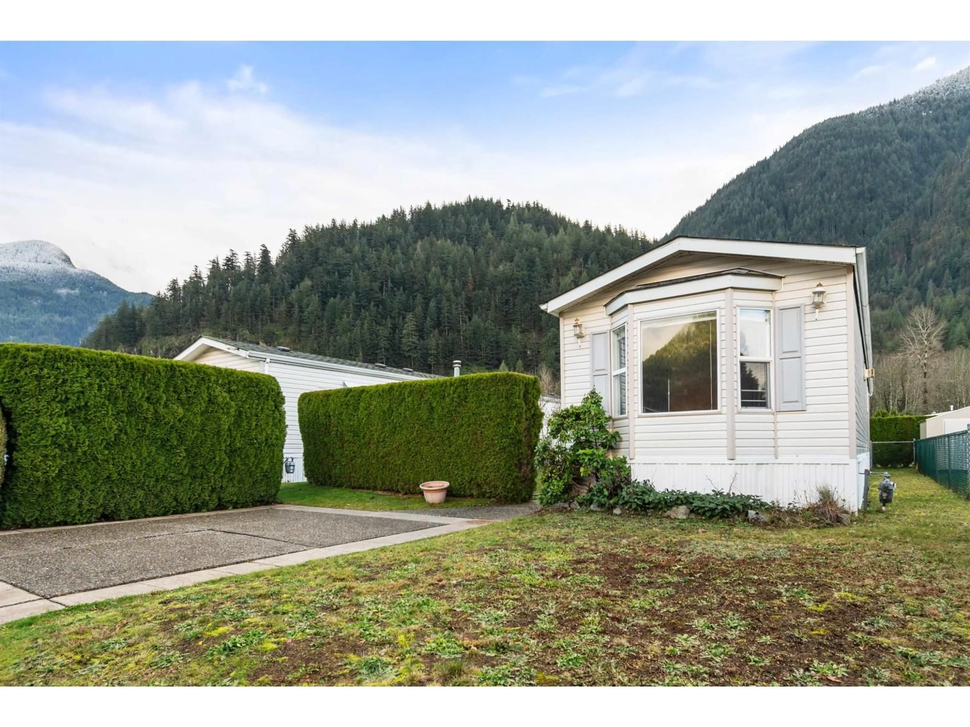Home with vinyl exterior material, mountain view for 21 - 62790 FLOOD HOPE ROAD, Hope British Columbia V0X1L2