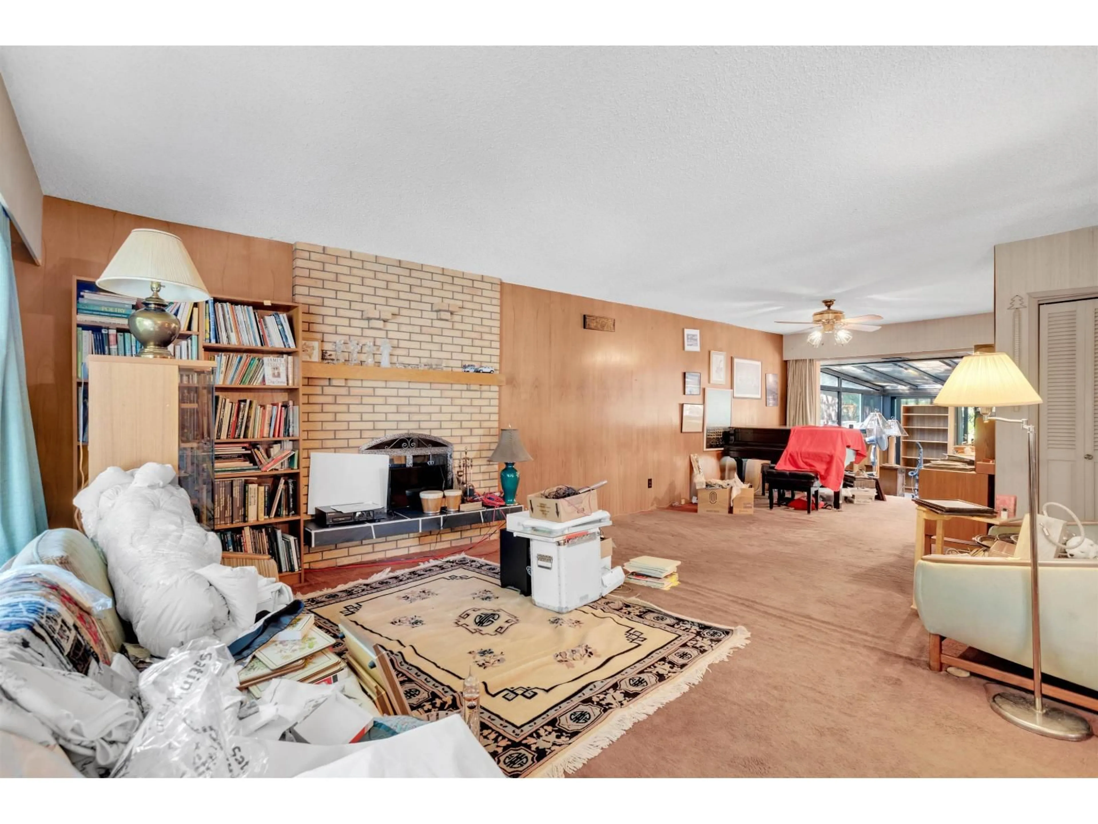 Living room with furniture, unknown for 9533 139, Surrey British Columbia V3V5X7