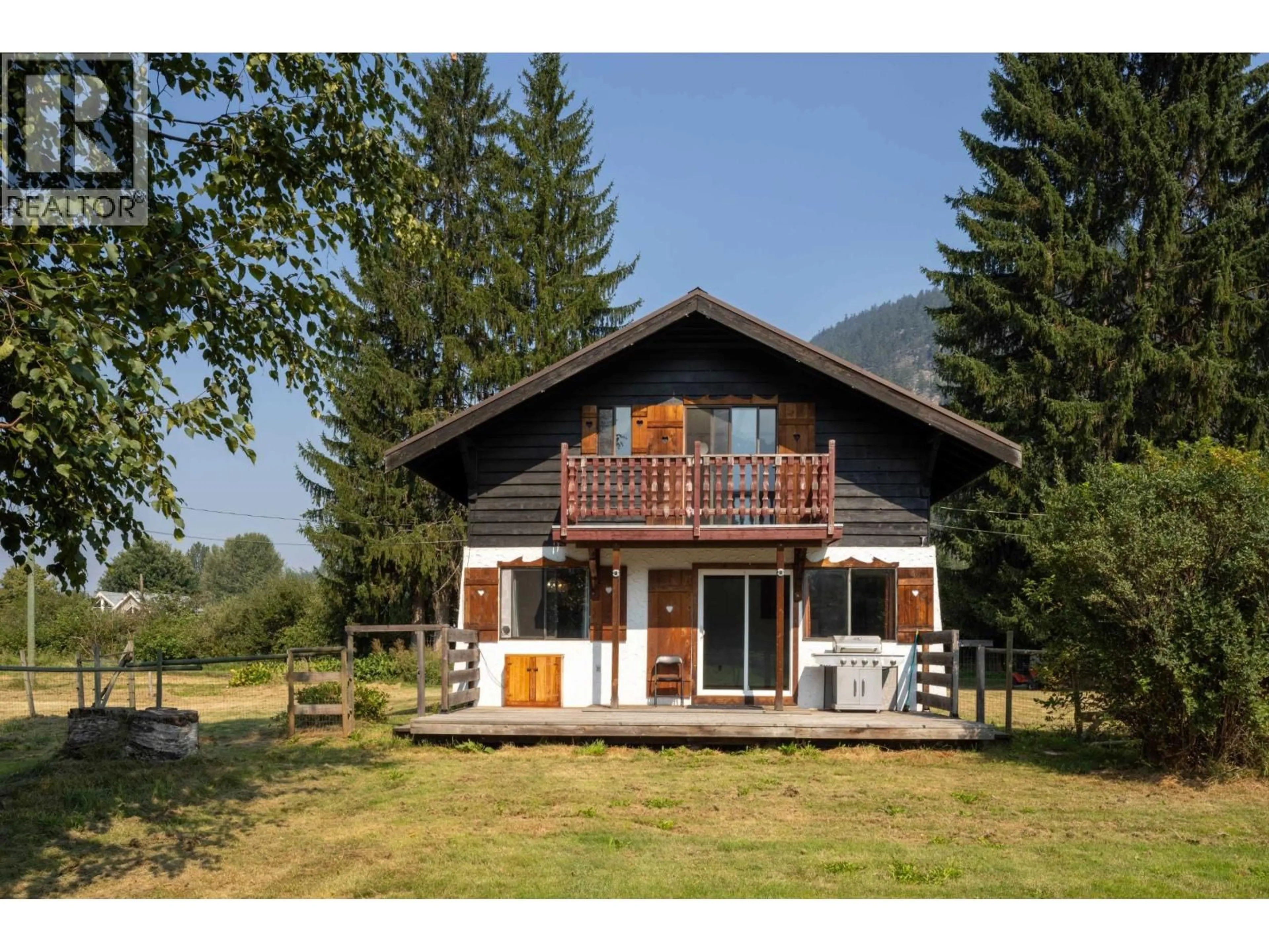 A pic from outside/outdoor area/front of a property/back of a property/a pic from drone, mountain view for 7536 URDAL ROAD, Pemberton British Columbia V0N2L0
