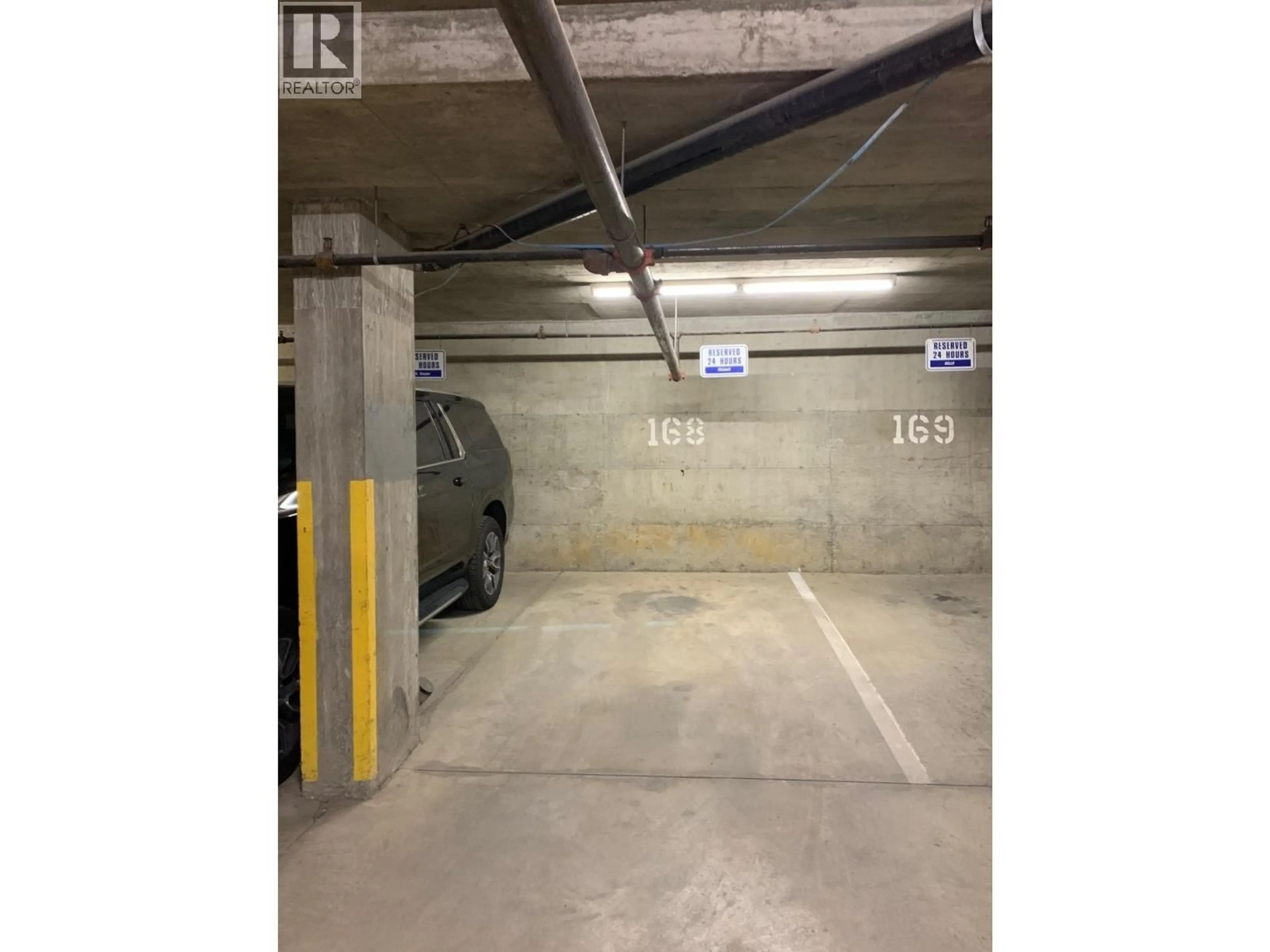 Parking for 168 - 4573 CHATEAU BOULEVARD, Whistler British Columbia V0N1B4