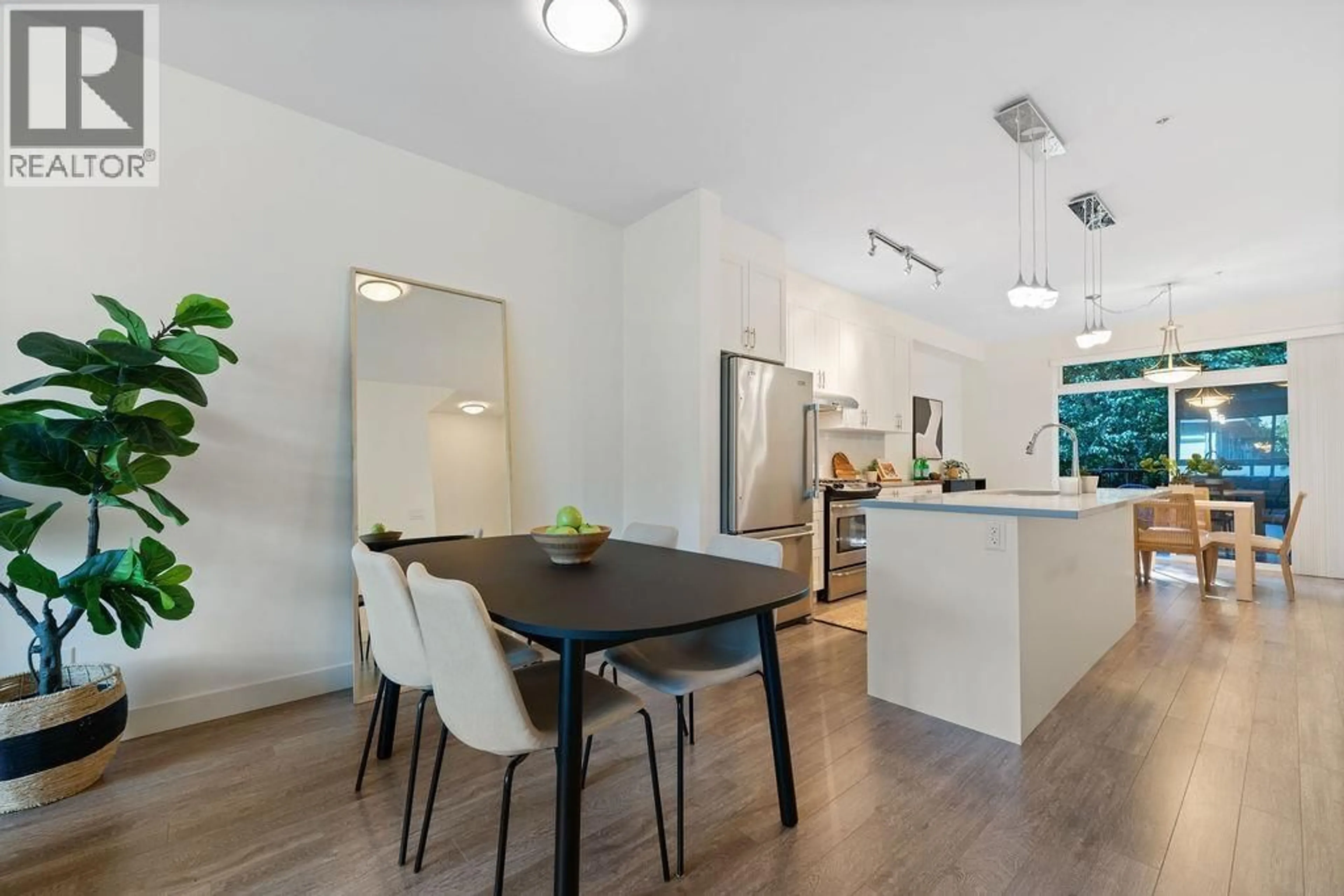 Dining room, wood/laminate floor for 1163 NATURES GATE, Squamish British Columbia V8B0T9