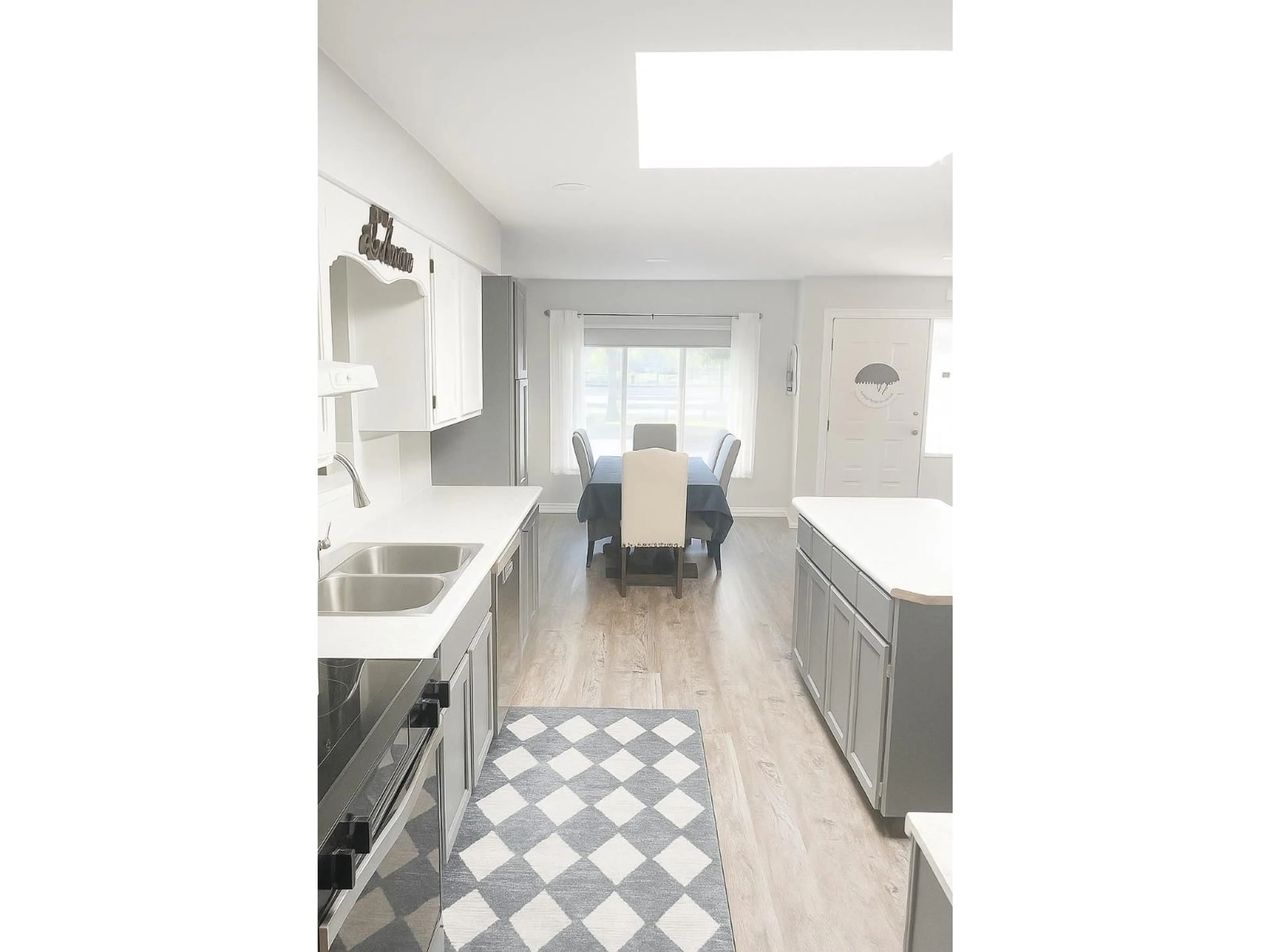 Open concept kitchen, ceramic/tile floor for 9170 ASHWELL ROAD, Chilliwack British Columbia V2P7L9