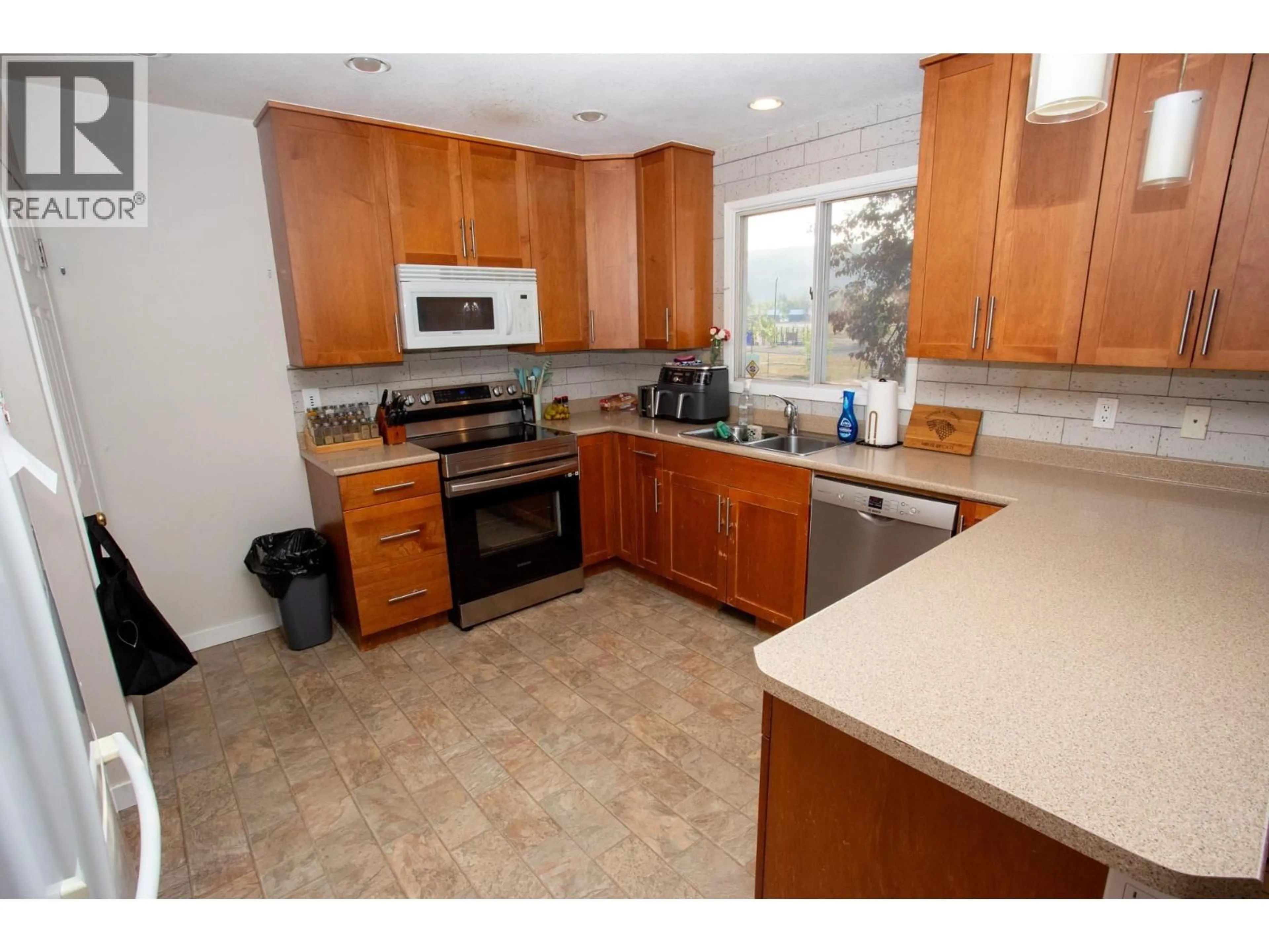 Standard kitchen, ceramic/tile floor for 2670 VANIER DRIVE, Prince George British Columbia V2N1T7