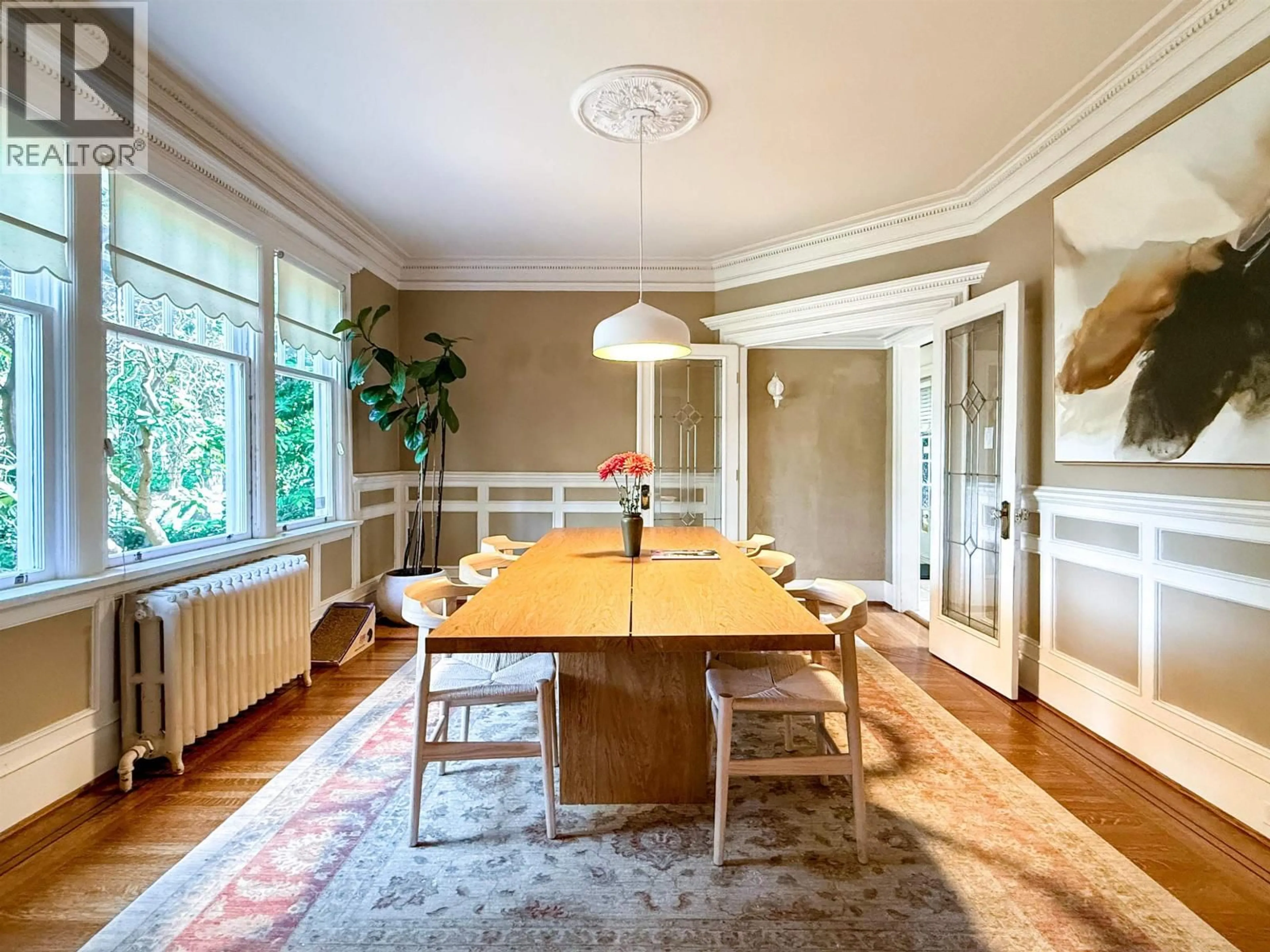 Dining room, wood/laminate floor for 1564 26TH AVENUE, Vancouver British Columbia V6J2W9
