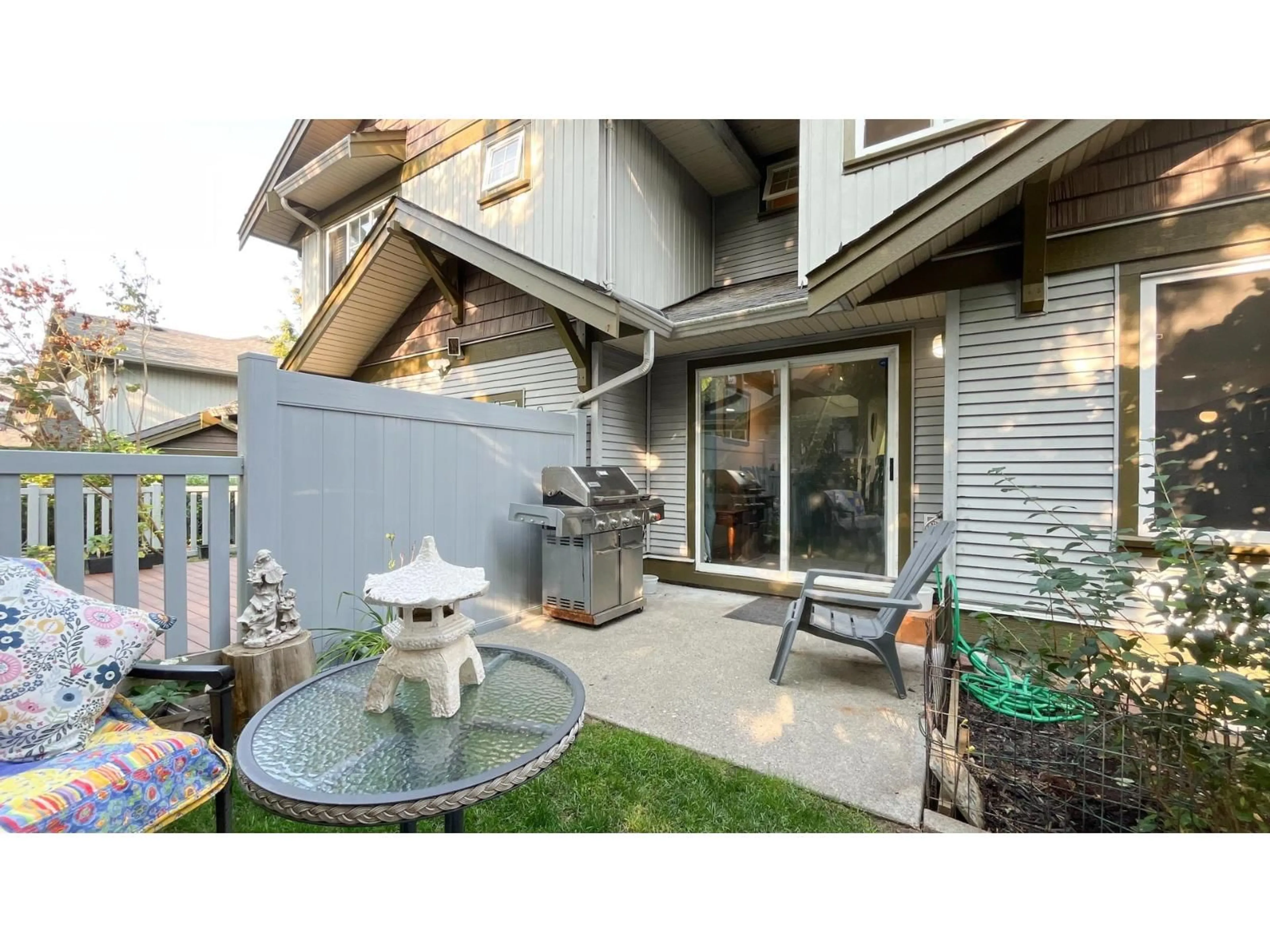 Patio, street for 145 - 12040 68, Surrey British Columbia V3W1P5