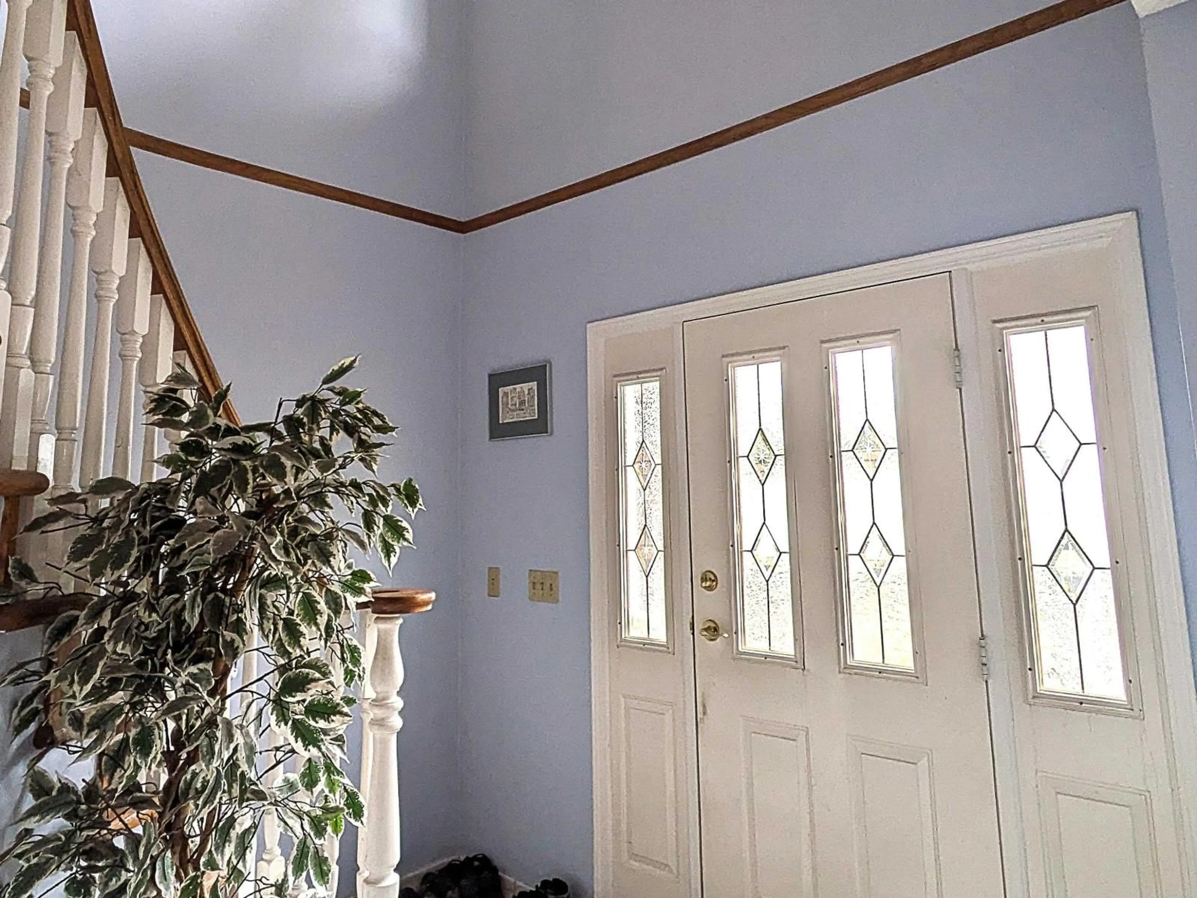 Indoor foyer for 13858 BRENTWOOD, Surrey British Columbia V3R5L9