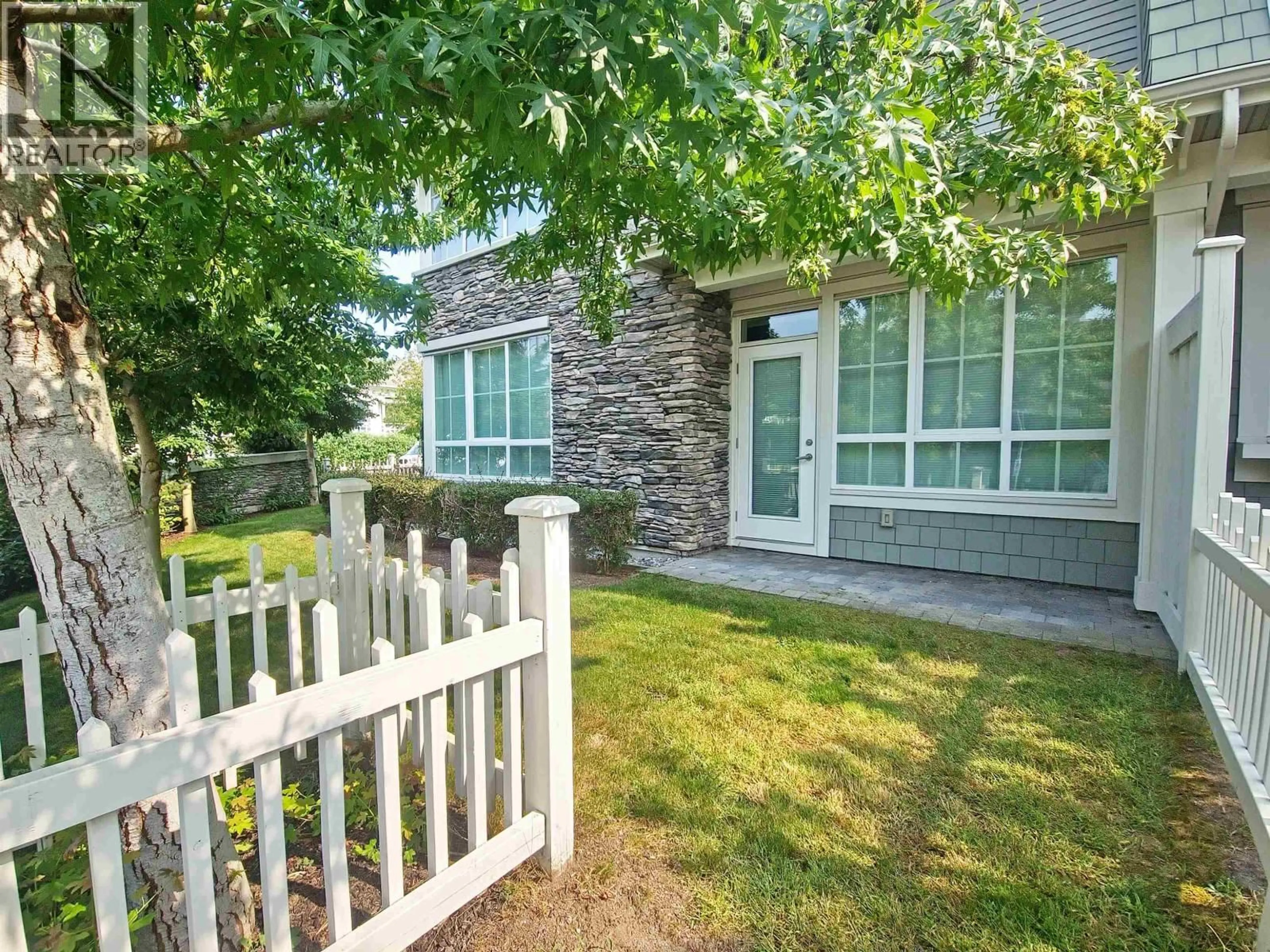 Unknown for 14 - 5510 ADMIRAL WAY, Delta British Columbia V4K0C3