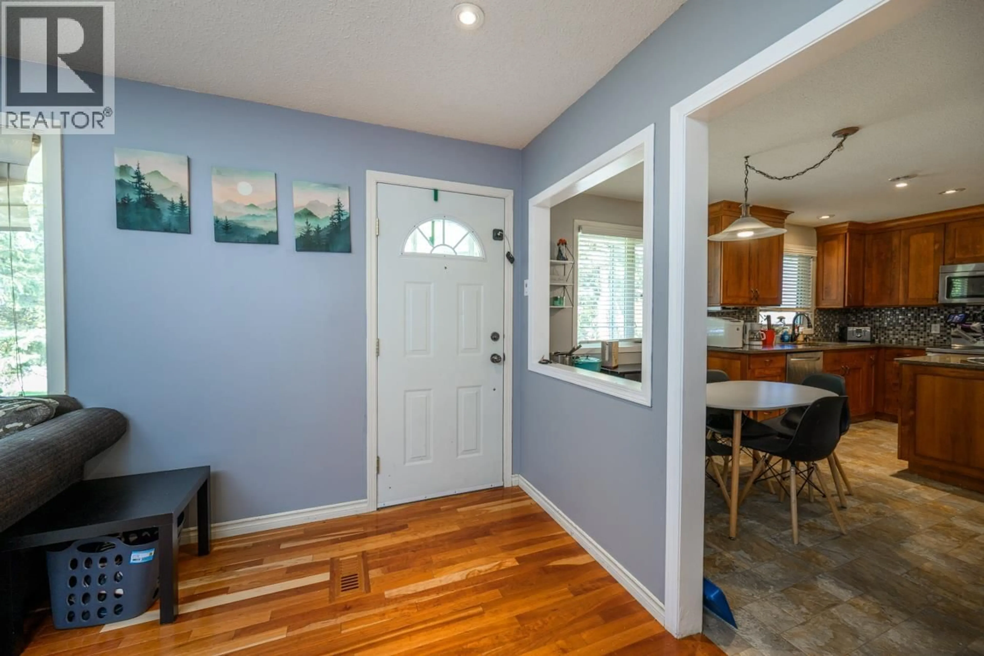 Indoor entryway for 7238 BEAR ROAD, Prince George British Columbia V2N5N7
