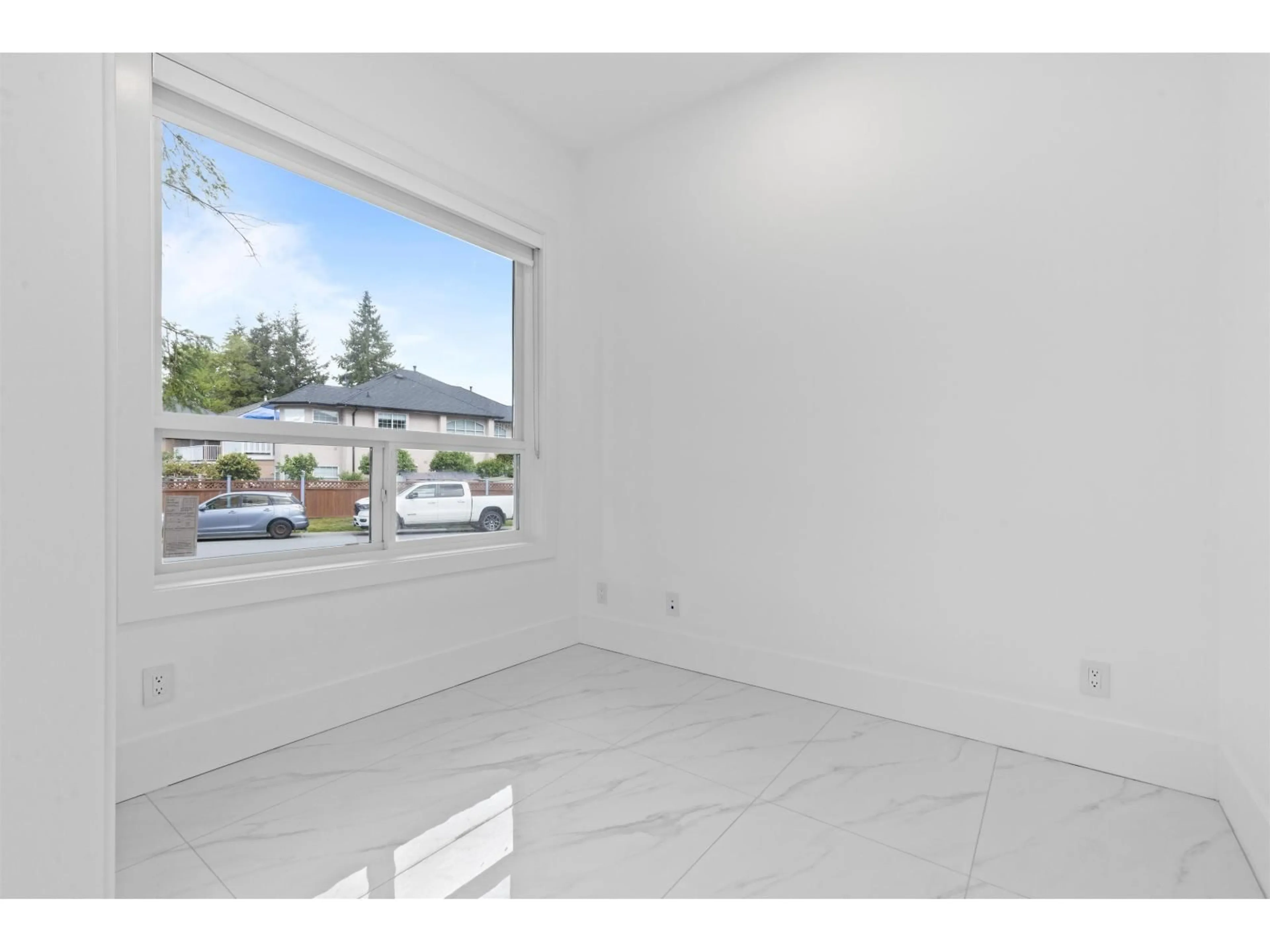 A pic of a room for 15576 89B, Surrey British Columbia V3R4K9