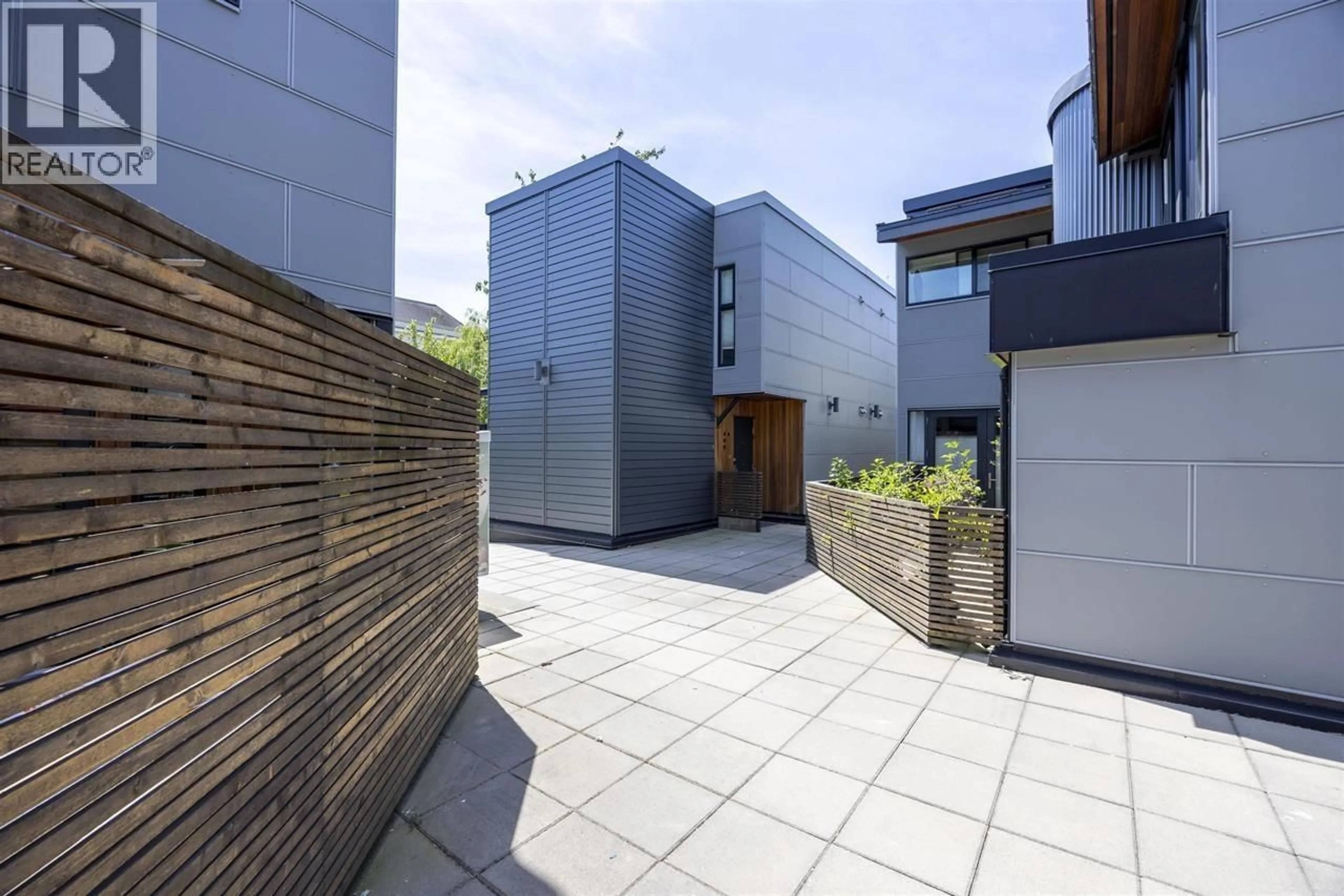 A pic from outside/outdoor area/front of a property/back of a property/a pic from drone, street for 3 - 488 JACKSON AVENUE, Vancouver British Columbia V6A3B5