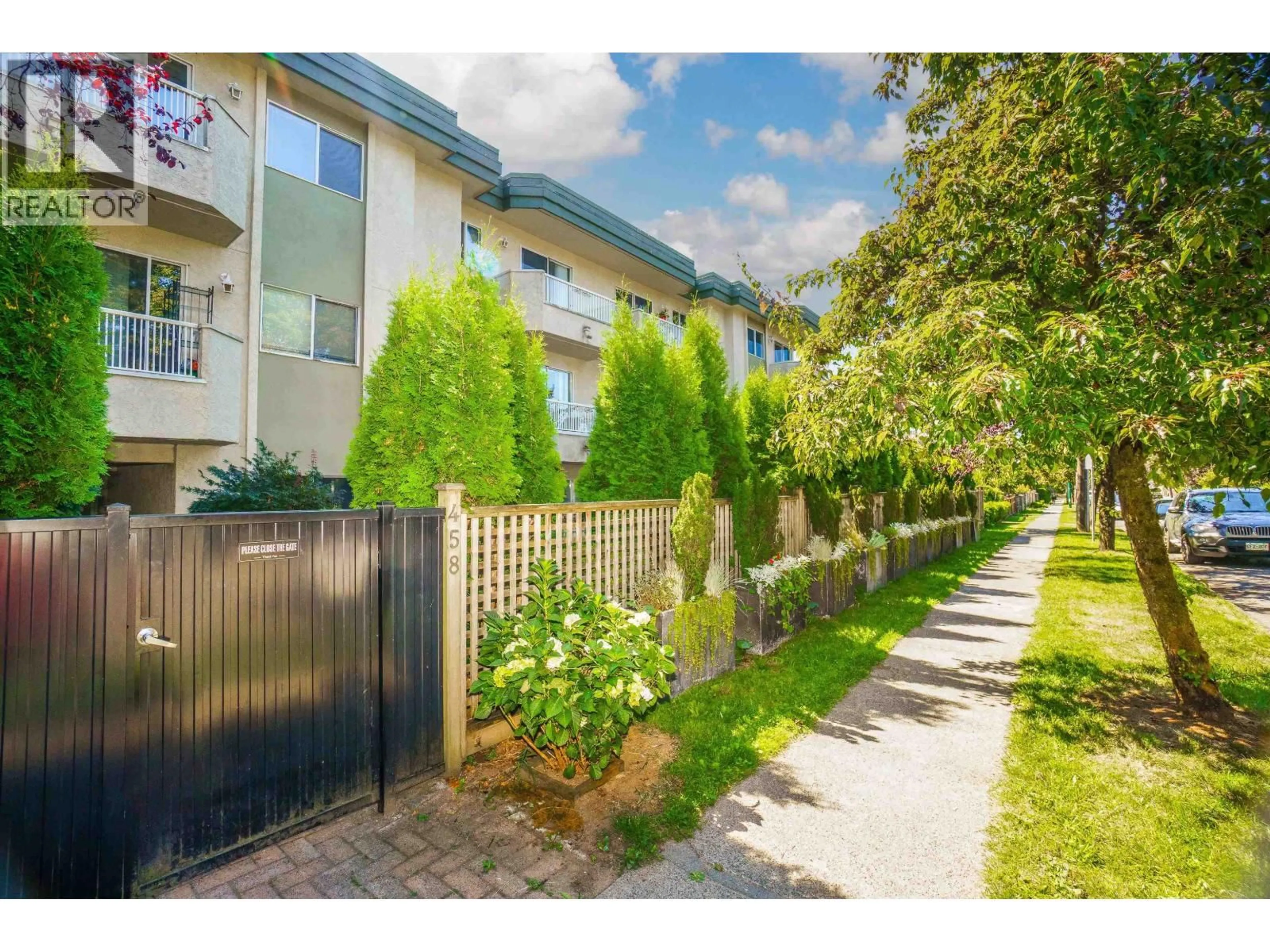 Patio, street for 301 - 458 43RD AVENUE, Vancouver British Columbia V5W1T4