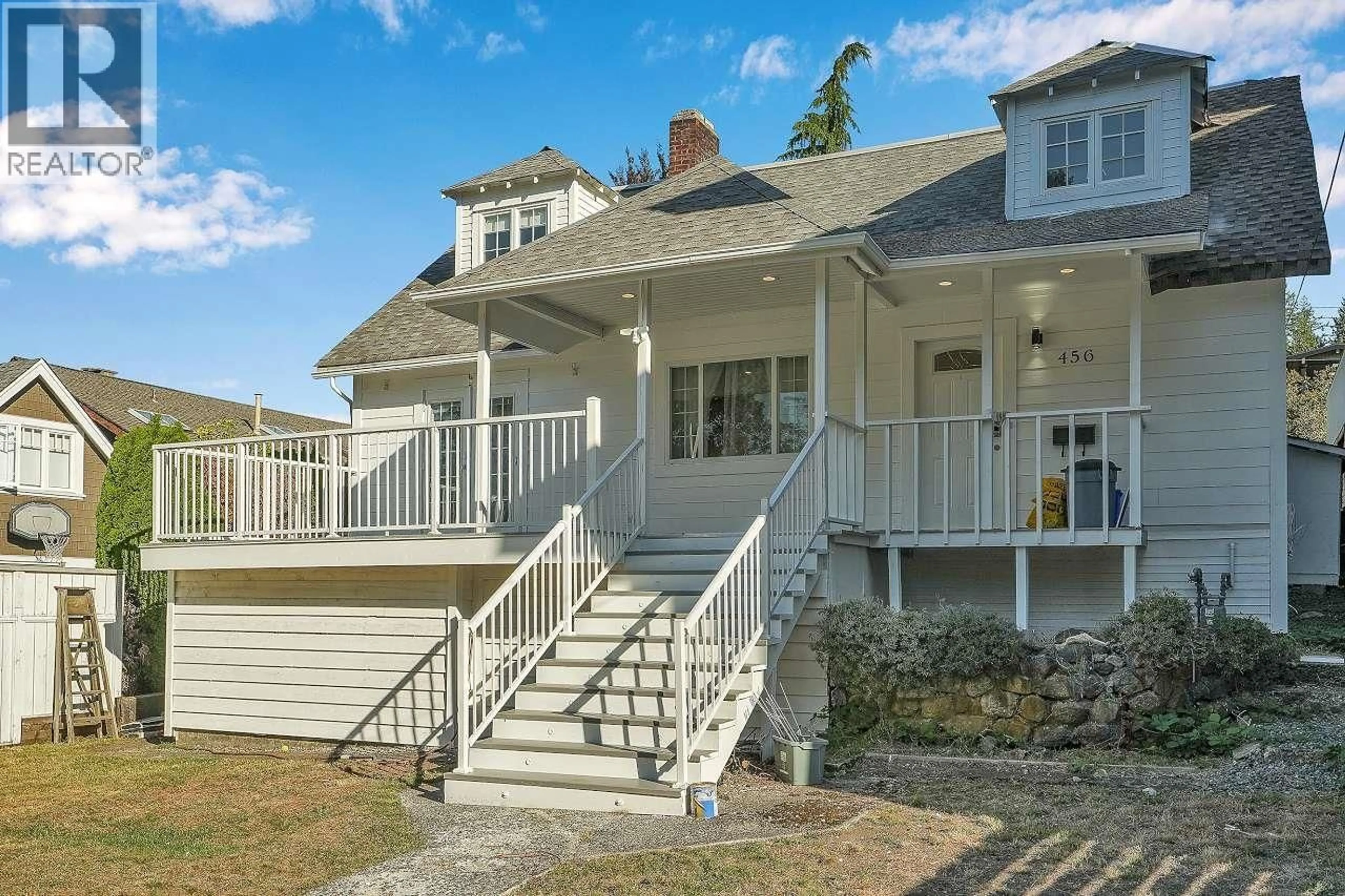 Home with vinyl exterior material, street for 456 20TH STREET, North Vancouver British Columbia V7L3B2