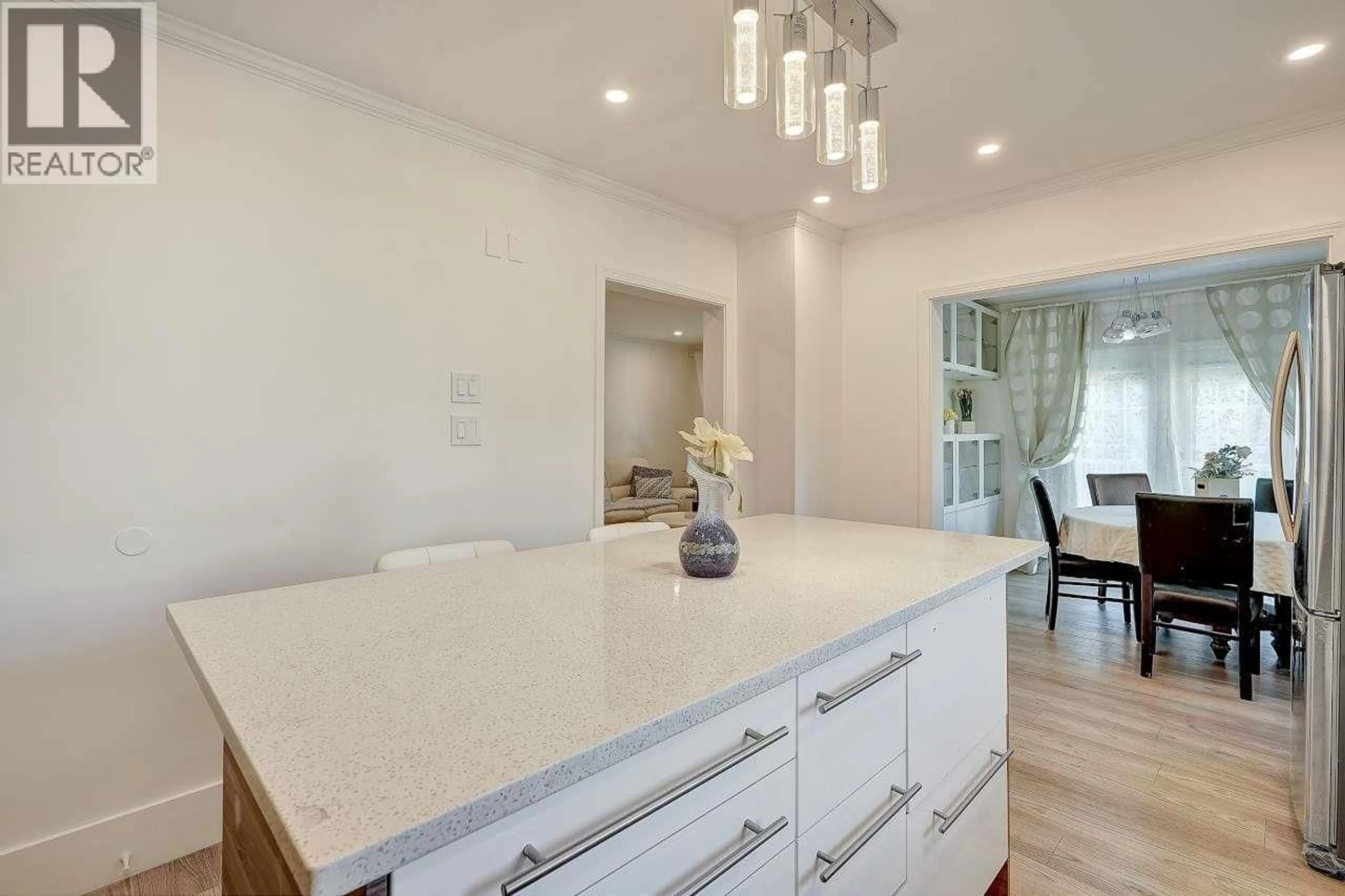 Open concept kitchen, unknown for 456 20TH STREET, North Vancouver British Columbia V7L3B2