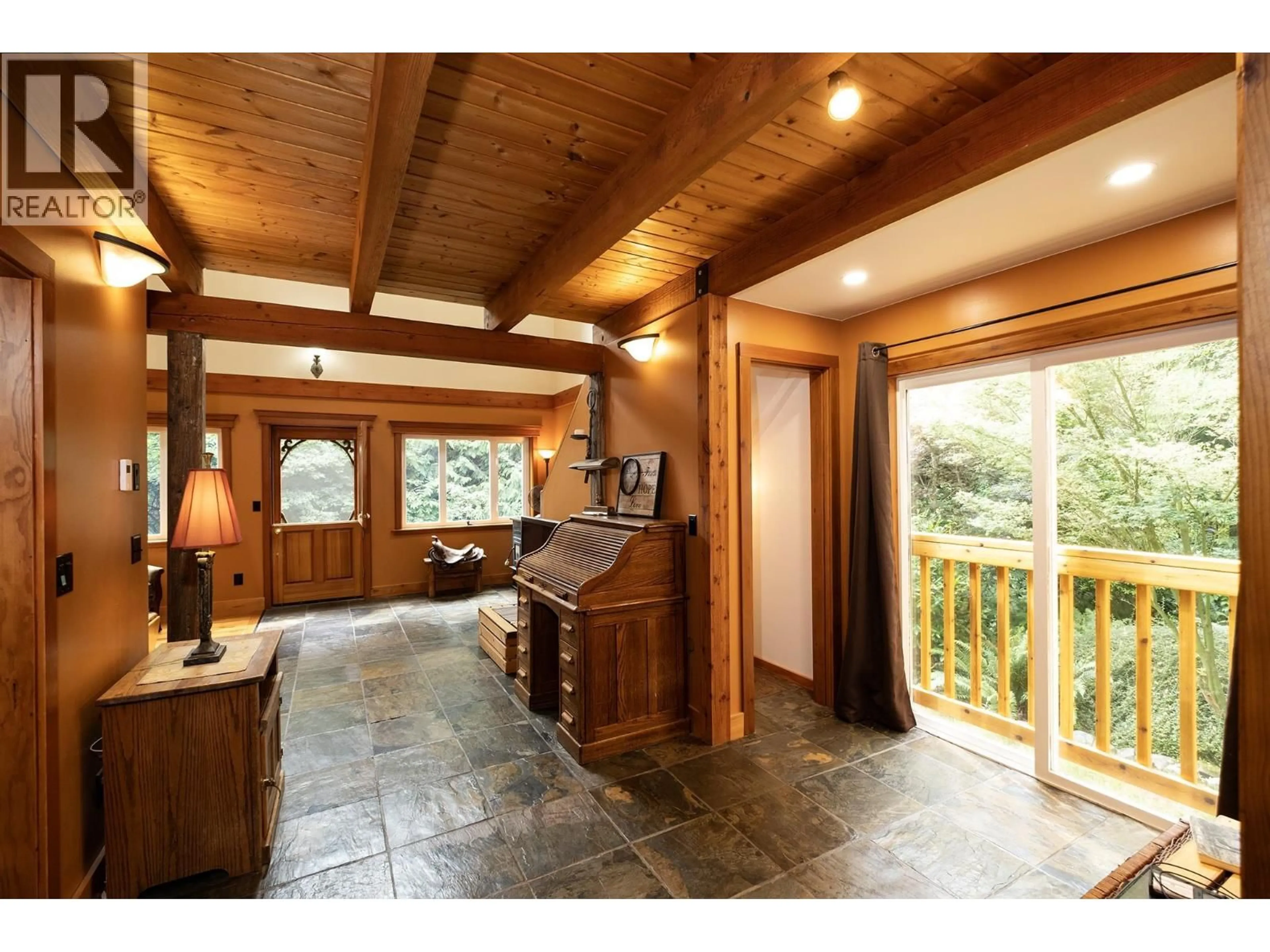 Indoor entryway for 1760 PELL ROAD, Roberts Creek British Columbia V0N2W1