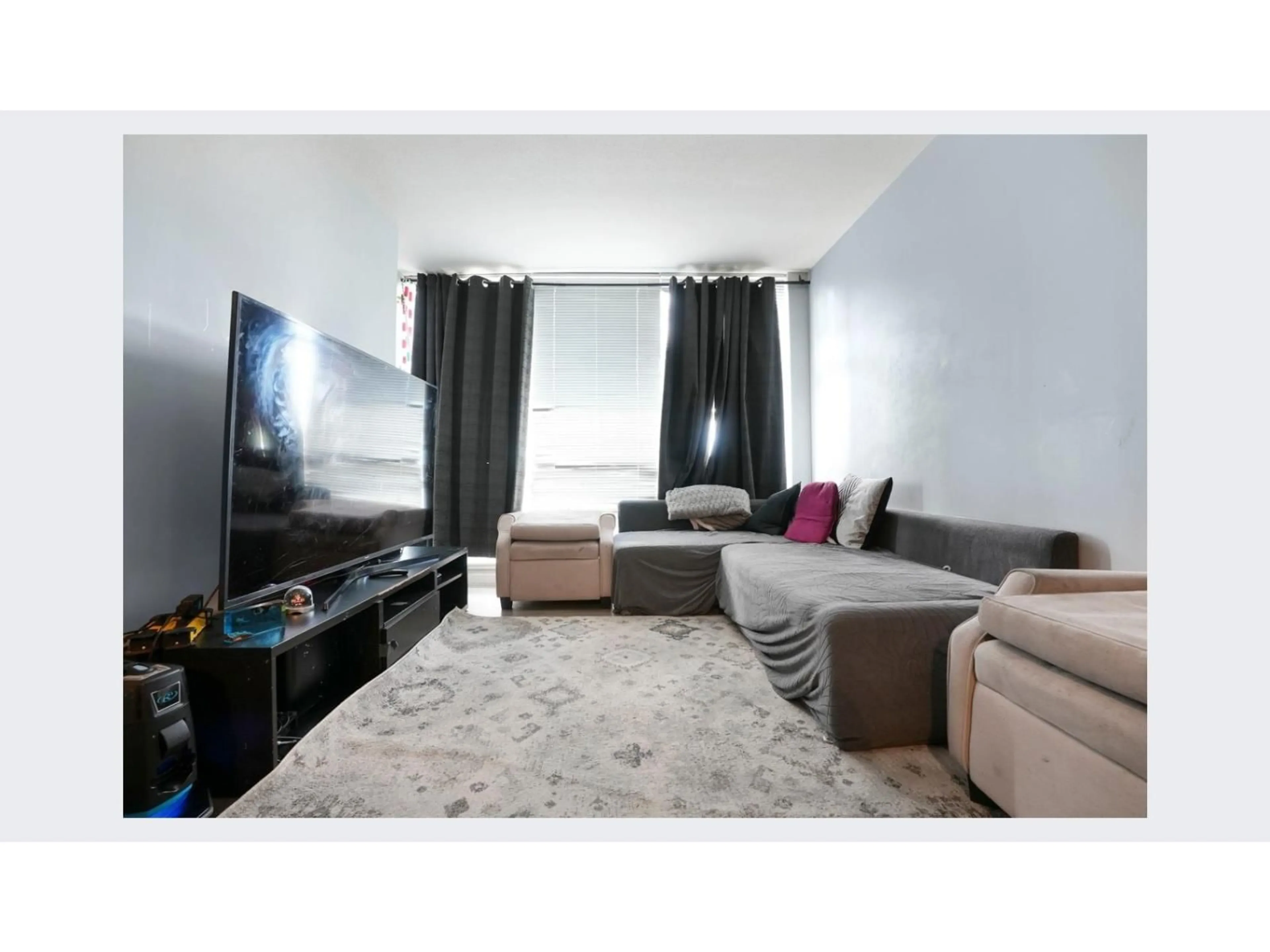 Living room with furniture, unknown for 501 - 13618 100, Surrey British Columbia V3T0A8
