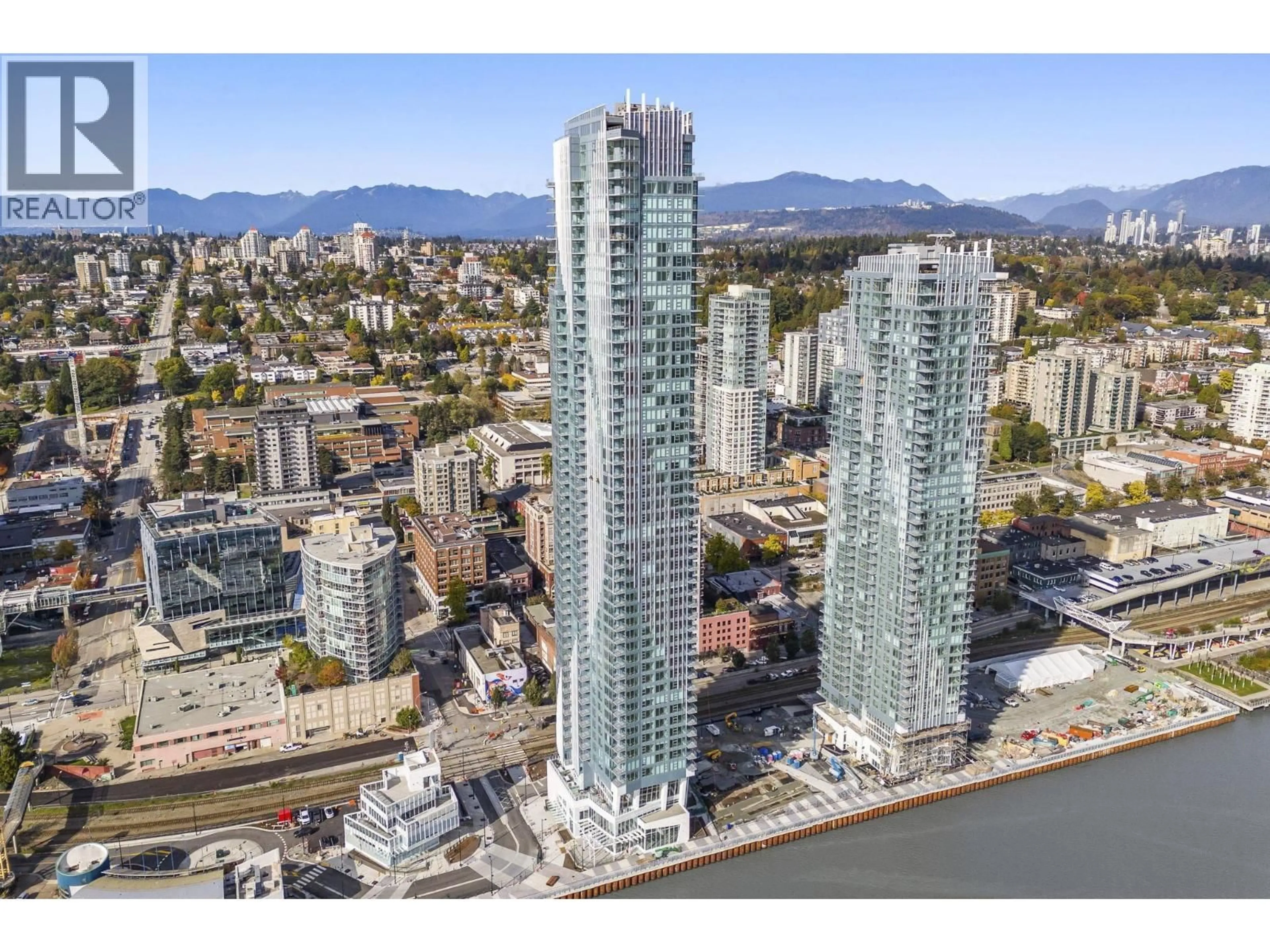 A pic from outside/outdoor area/front of a property/back of a property/a pic from drone, city buildings view from balcony for 3903 - 680 QUAYSIDE DRIVE, New Westminster British Columbia V3M0P2