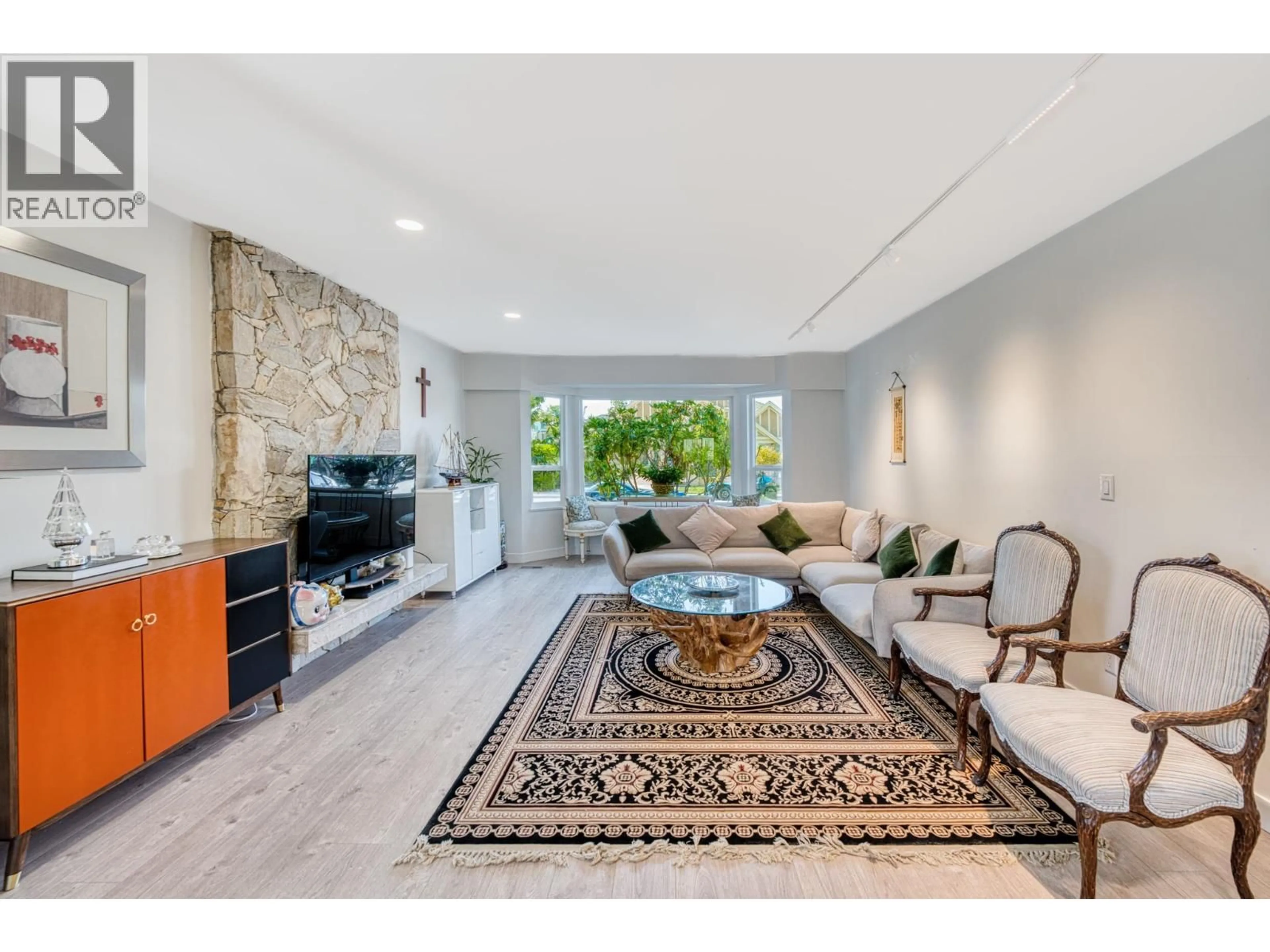 Living room with furniture, unknown for 7700 DAMPIER DRIVE, Richmond British Columbia V7C4P1