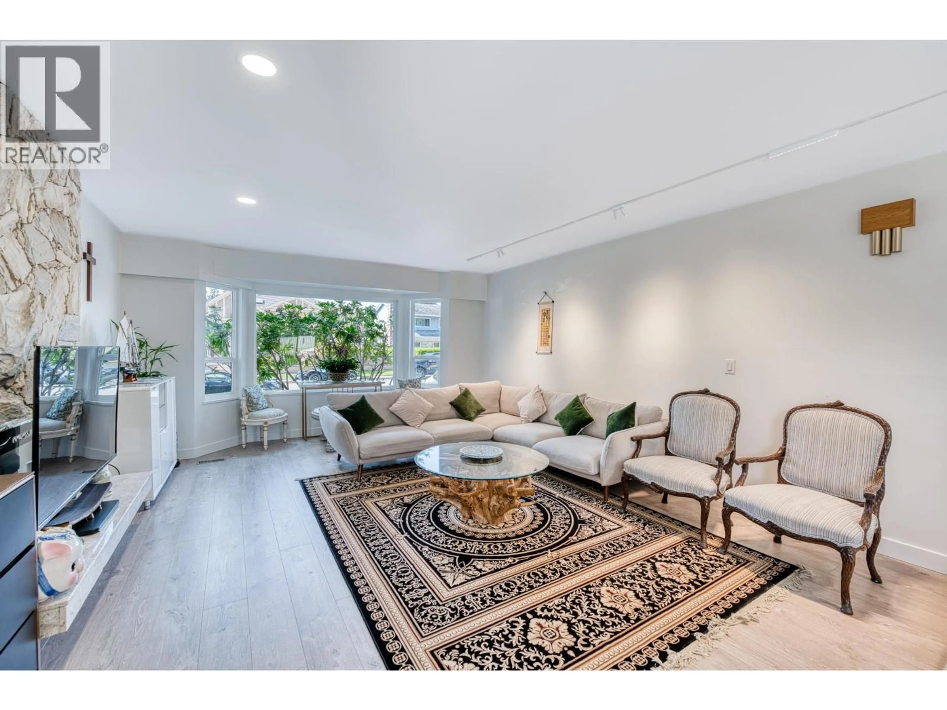 Living room with furniture, unknown for 7700 DAMPIER DRIVE, Richmond British Columbia V7C4P1
