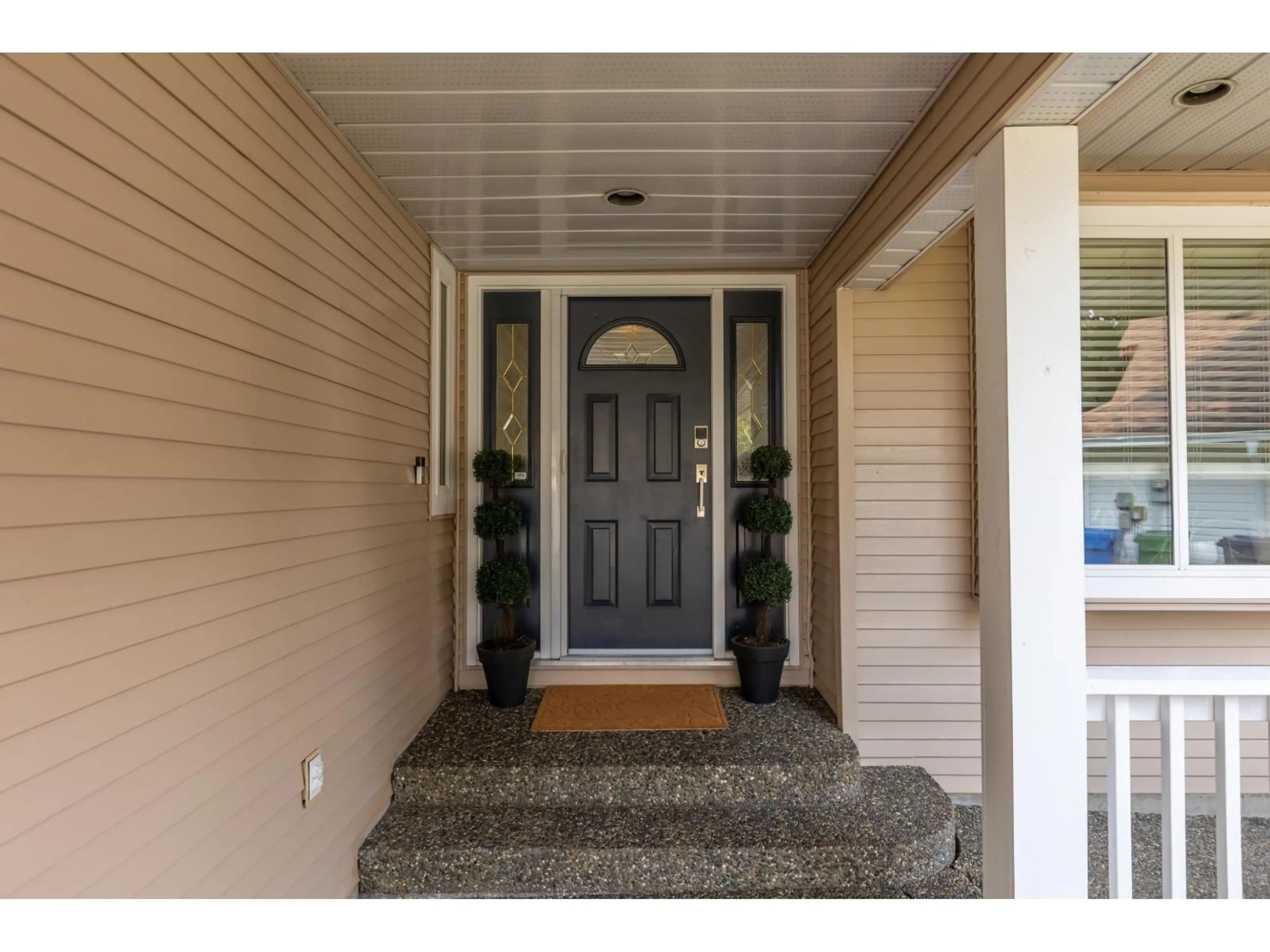 Indoor entryway for 2925 SIDONI, Abbotsford British Columbia V2T5K1